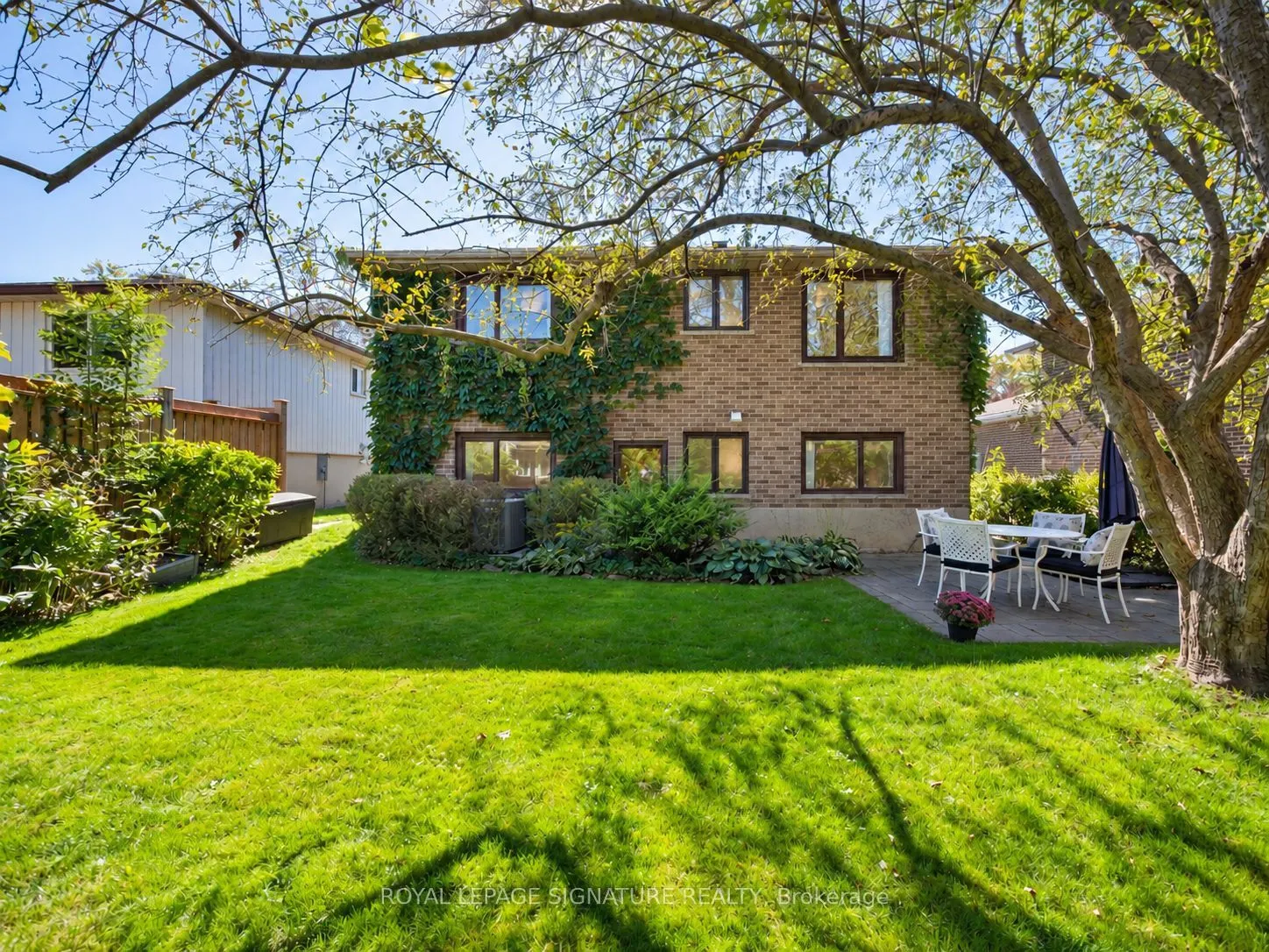46 Manorglen Crescent
