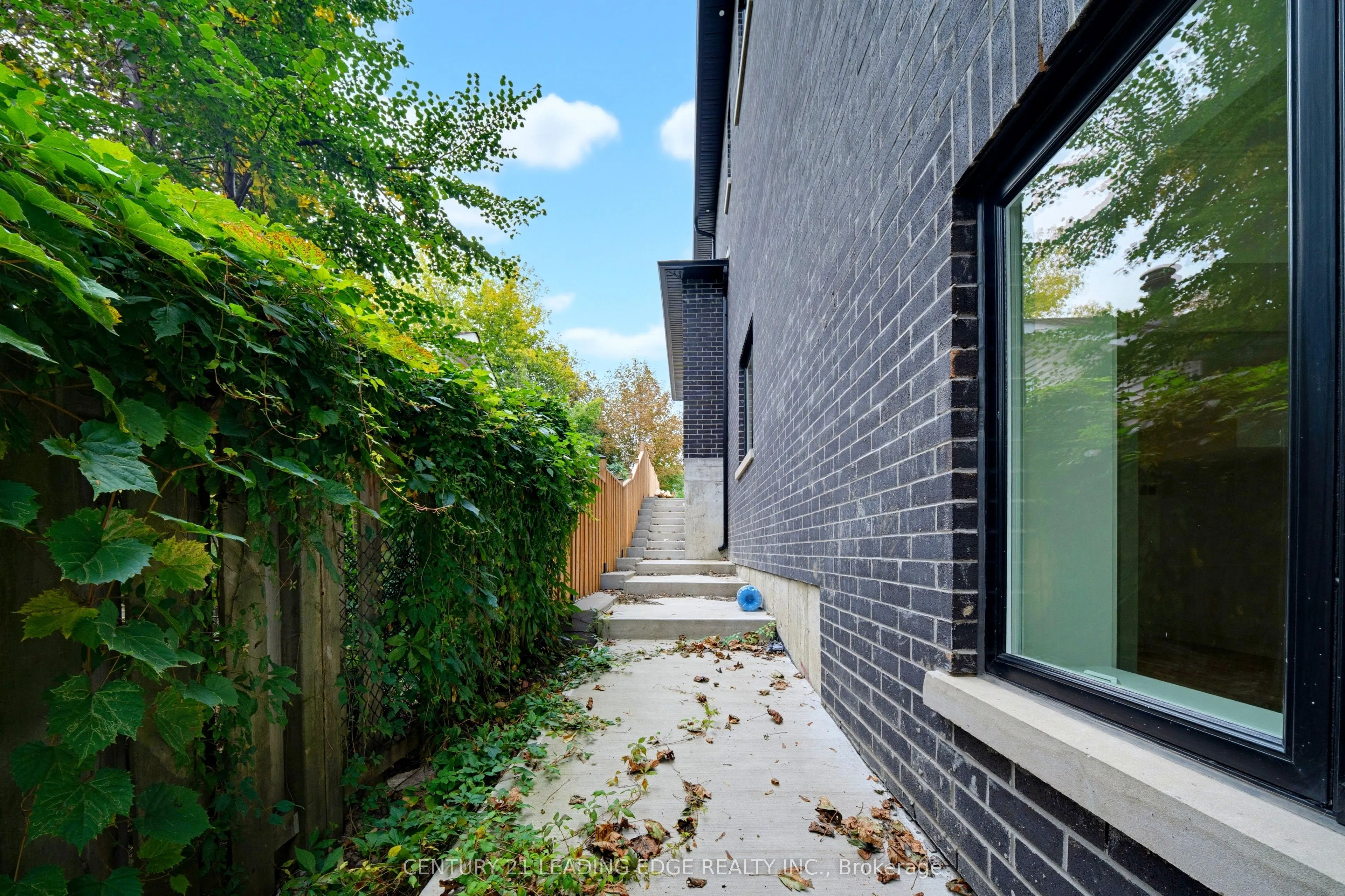 158 Hillcrest Drive