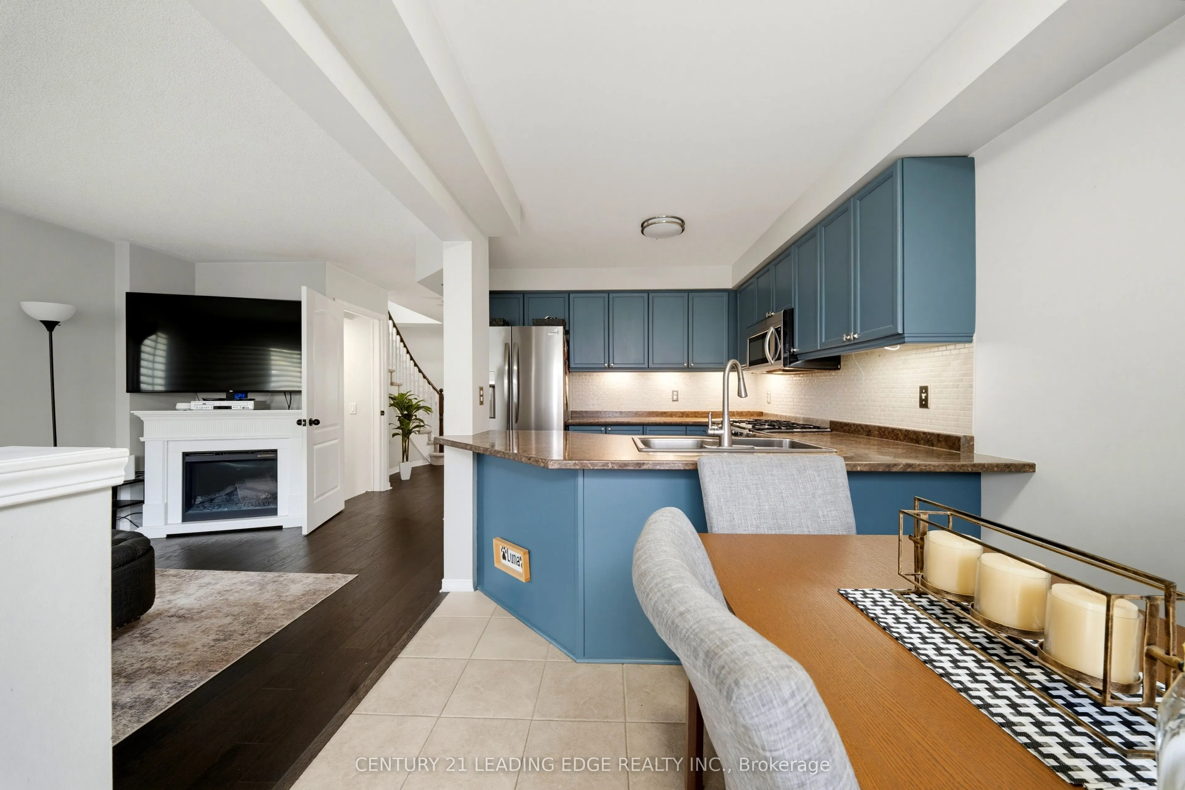 10 Dodds Square