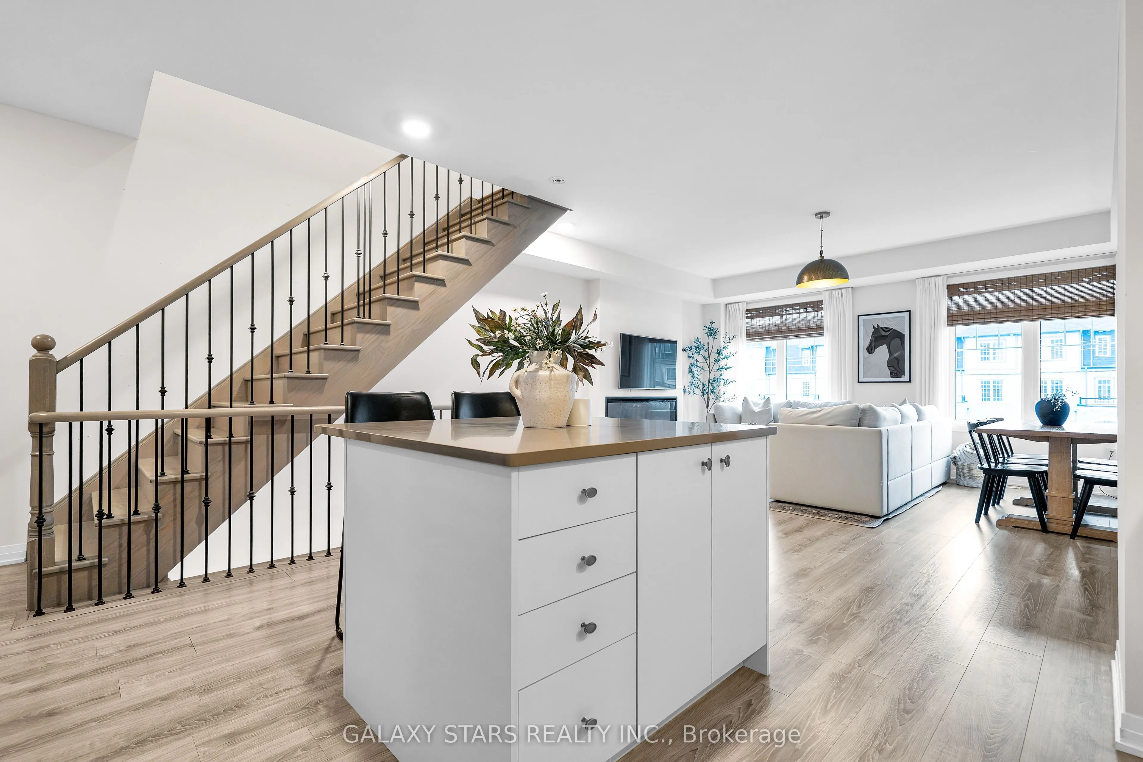 50 Ambereen Place