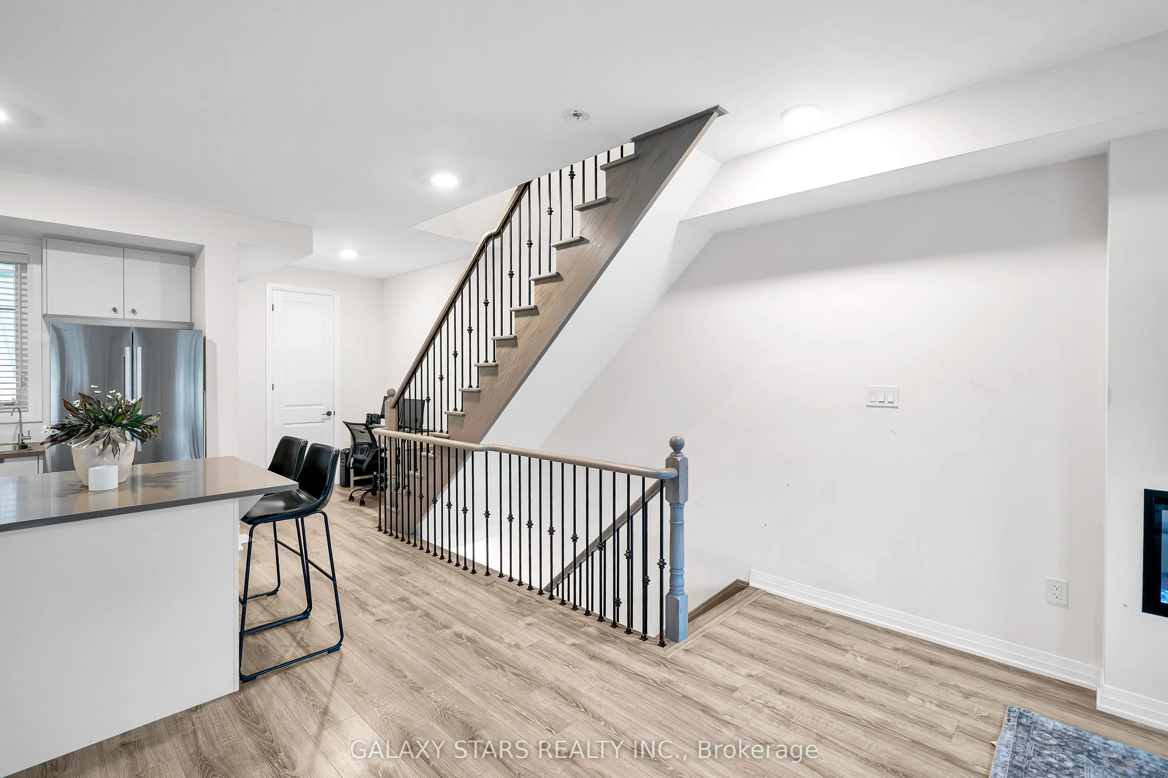 50 Ambereen Place