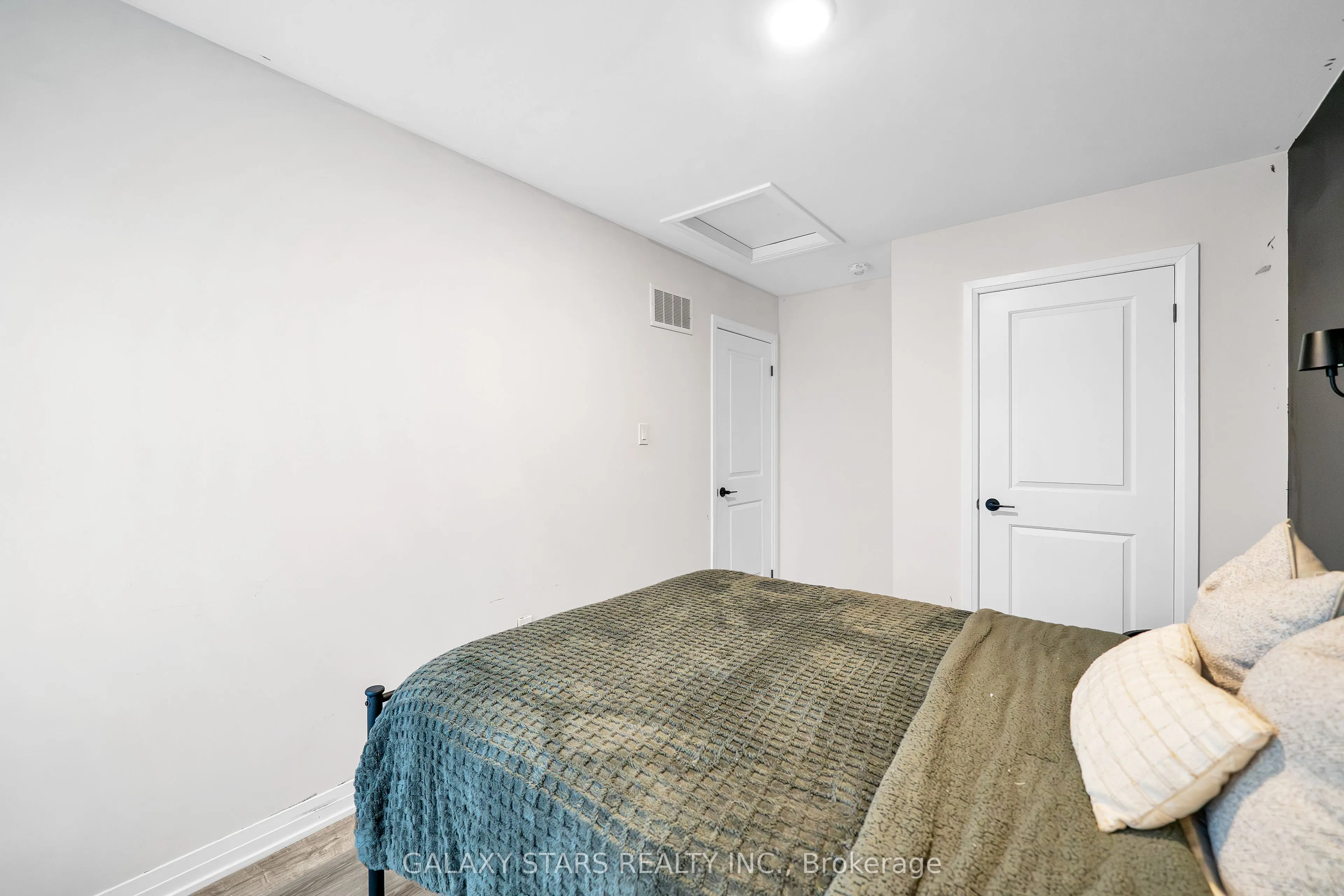 50 Ambereen Place