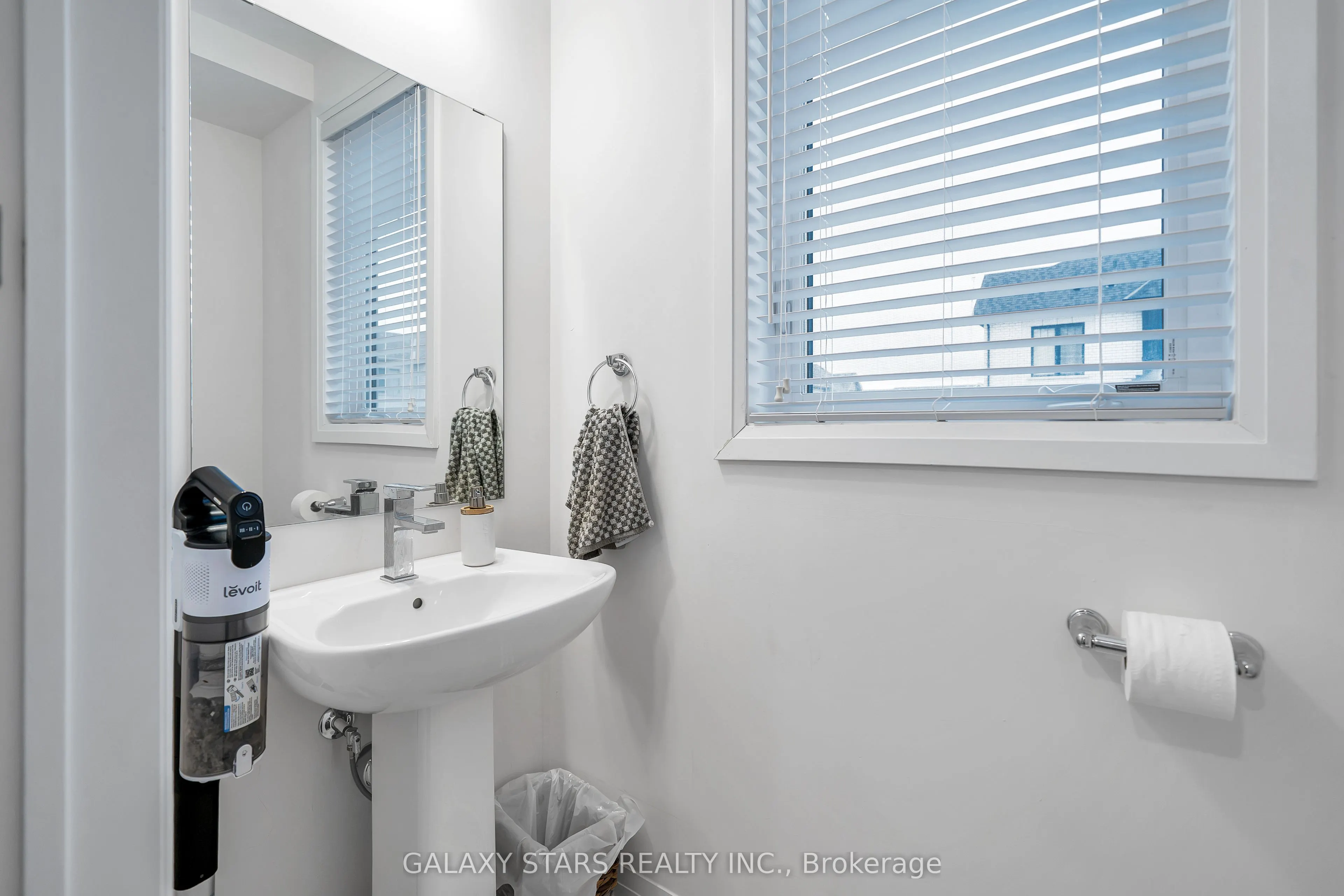 50 Ambereen Place