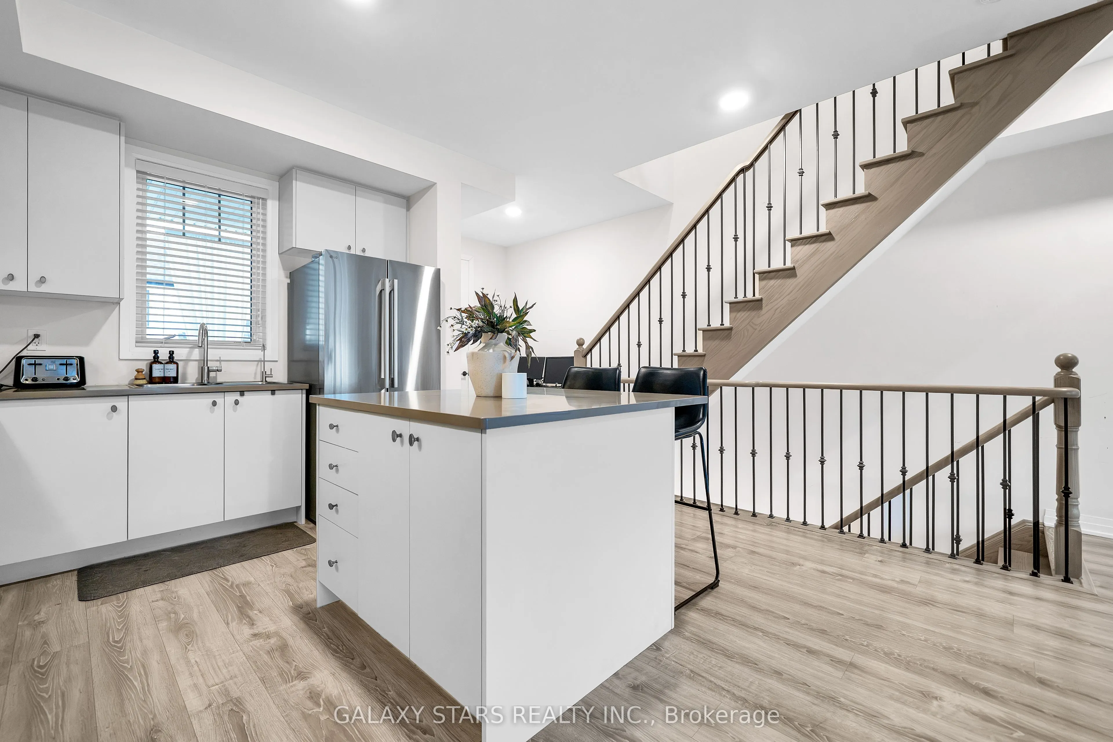 50 Ambereen Place