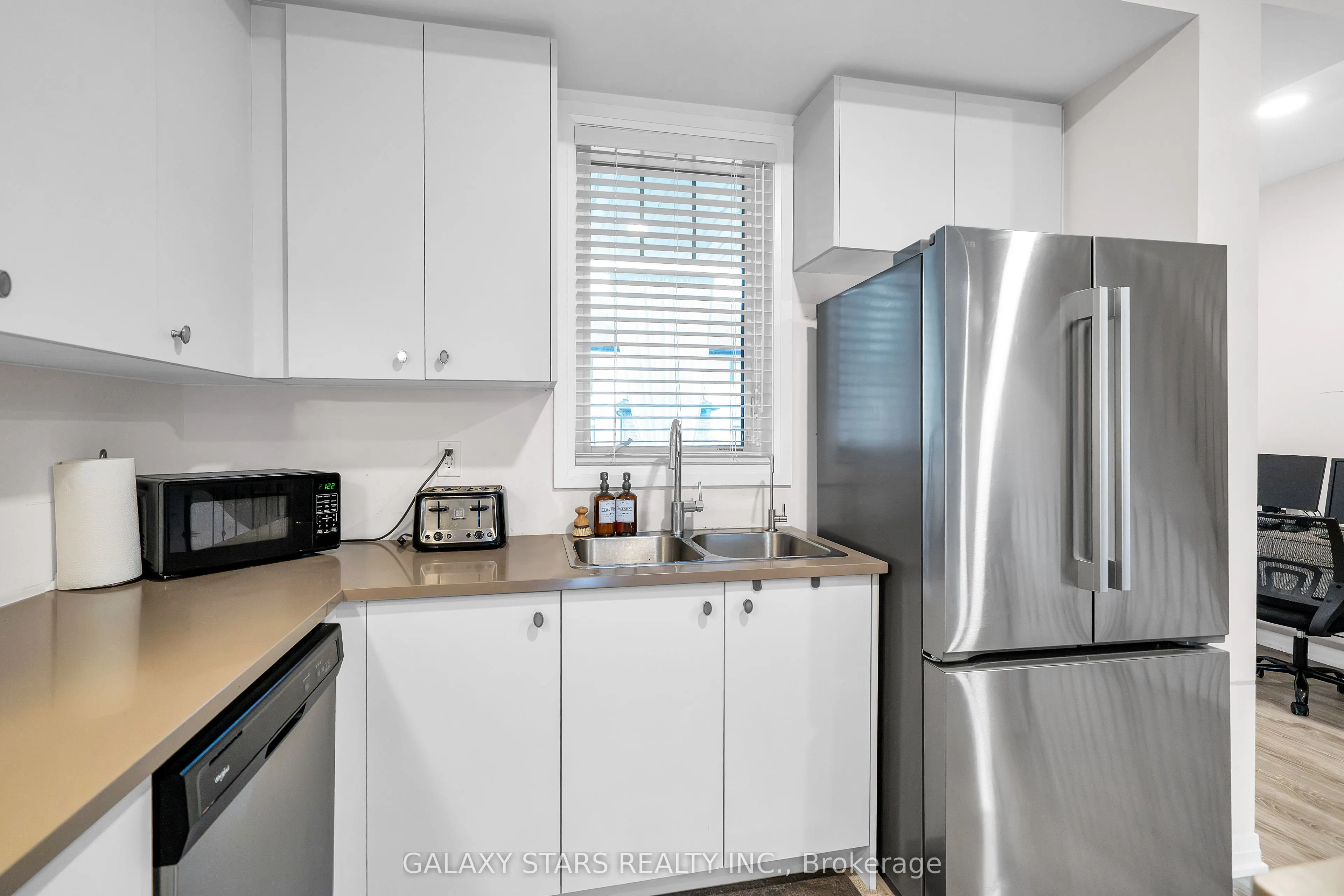 50 Ambereen Place