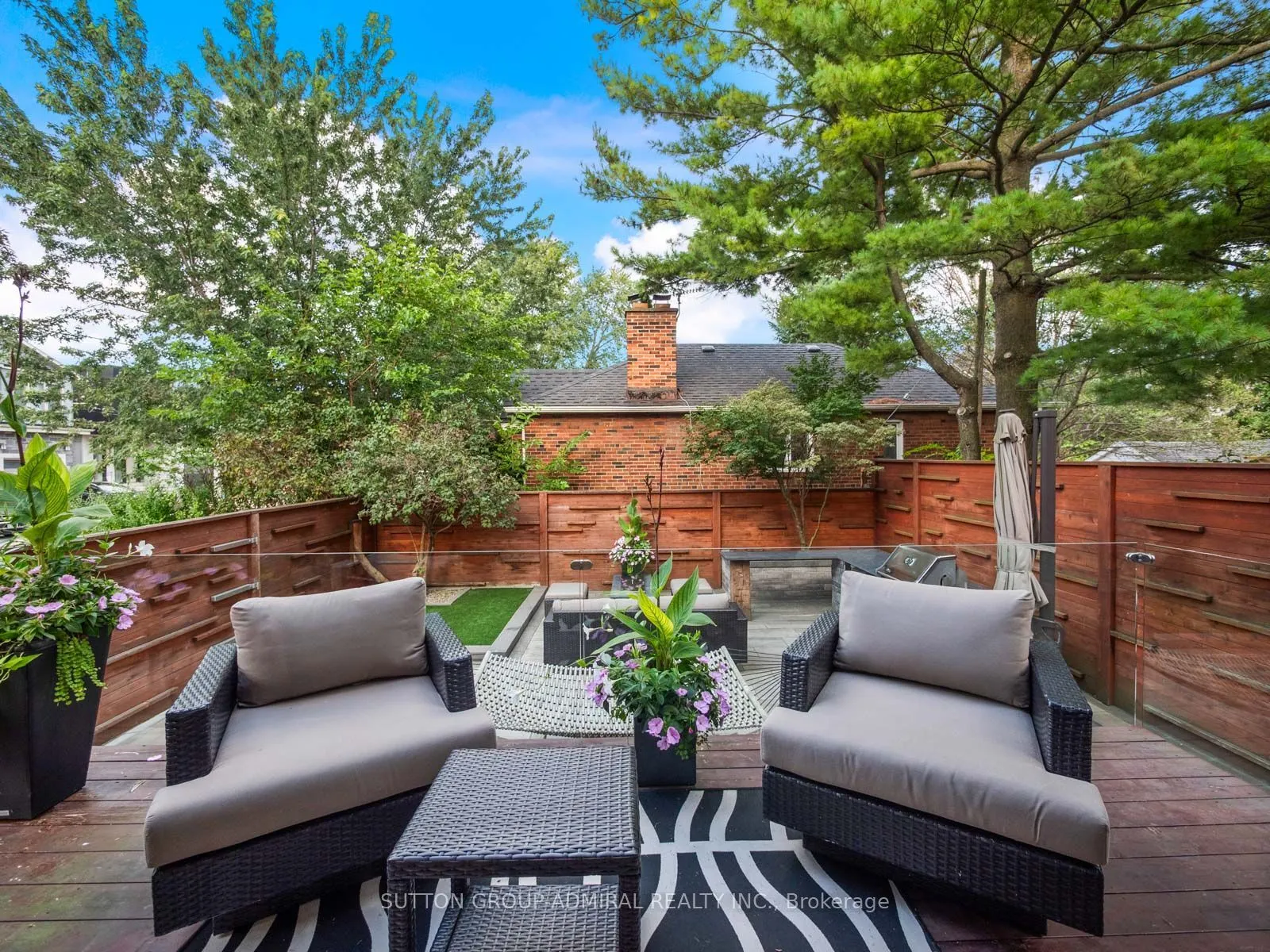 39 Red Deer Avenue