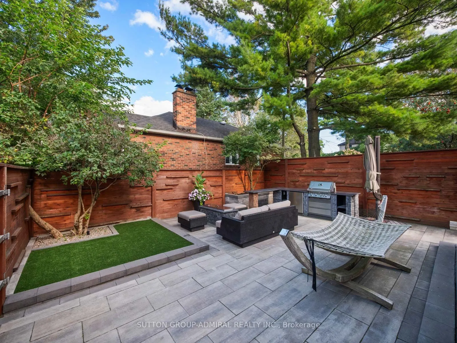 39 Red Deer Avenue