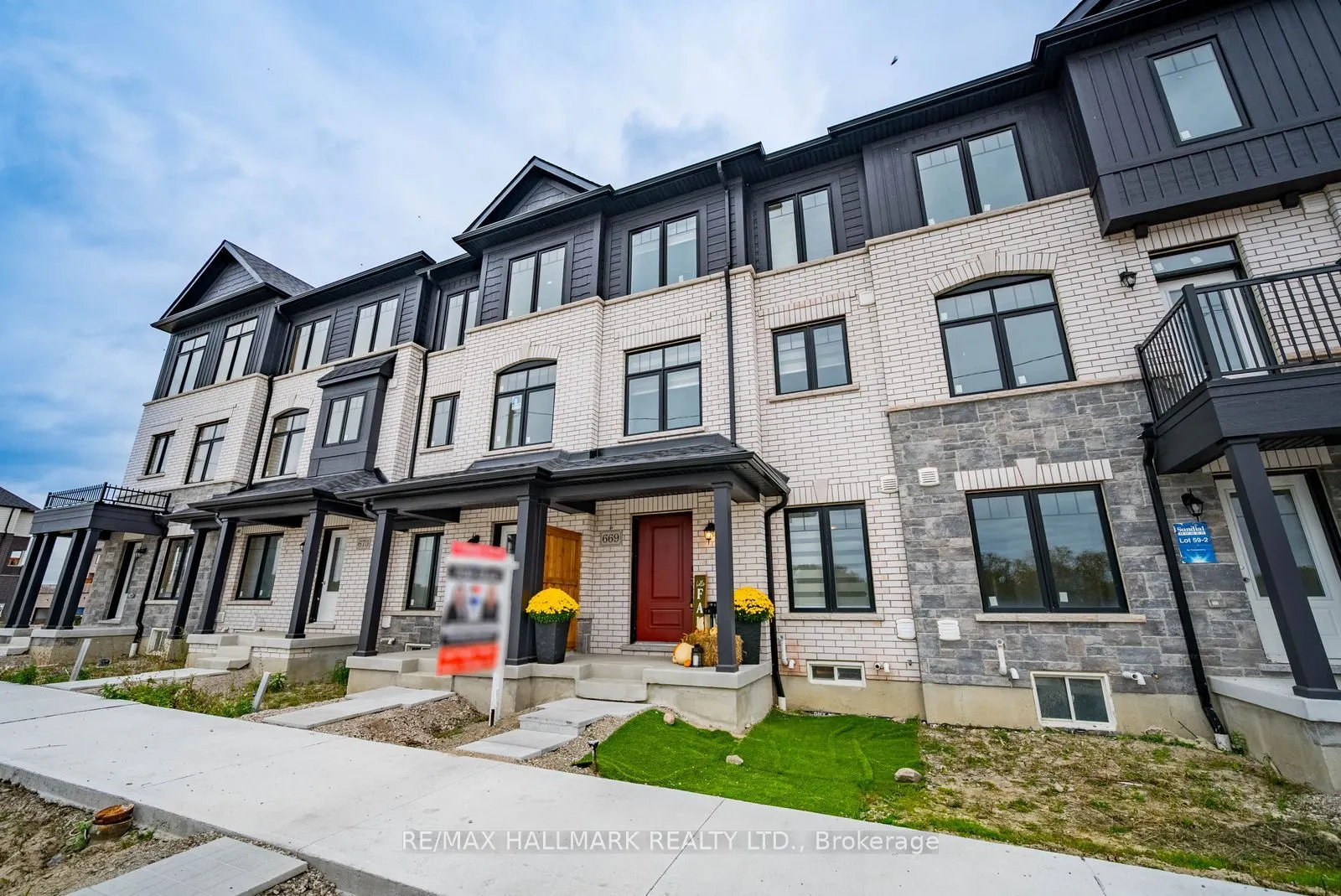 669 Alexander Knox Road