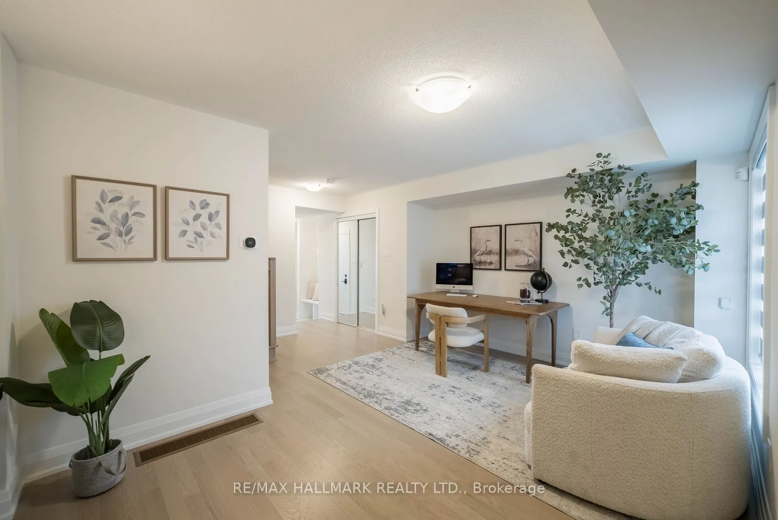 669 Alexander Knox Road
