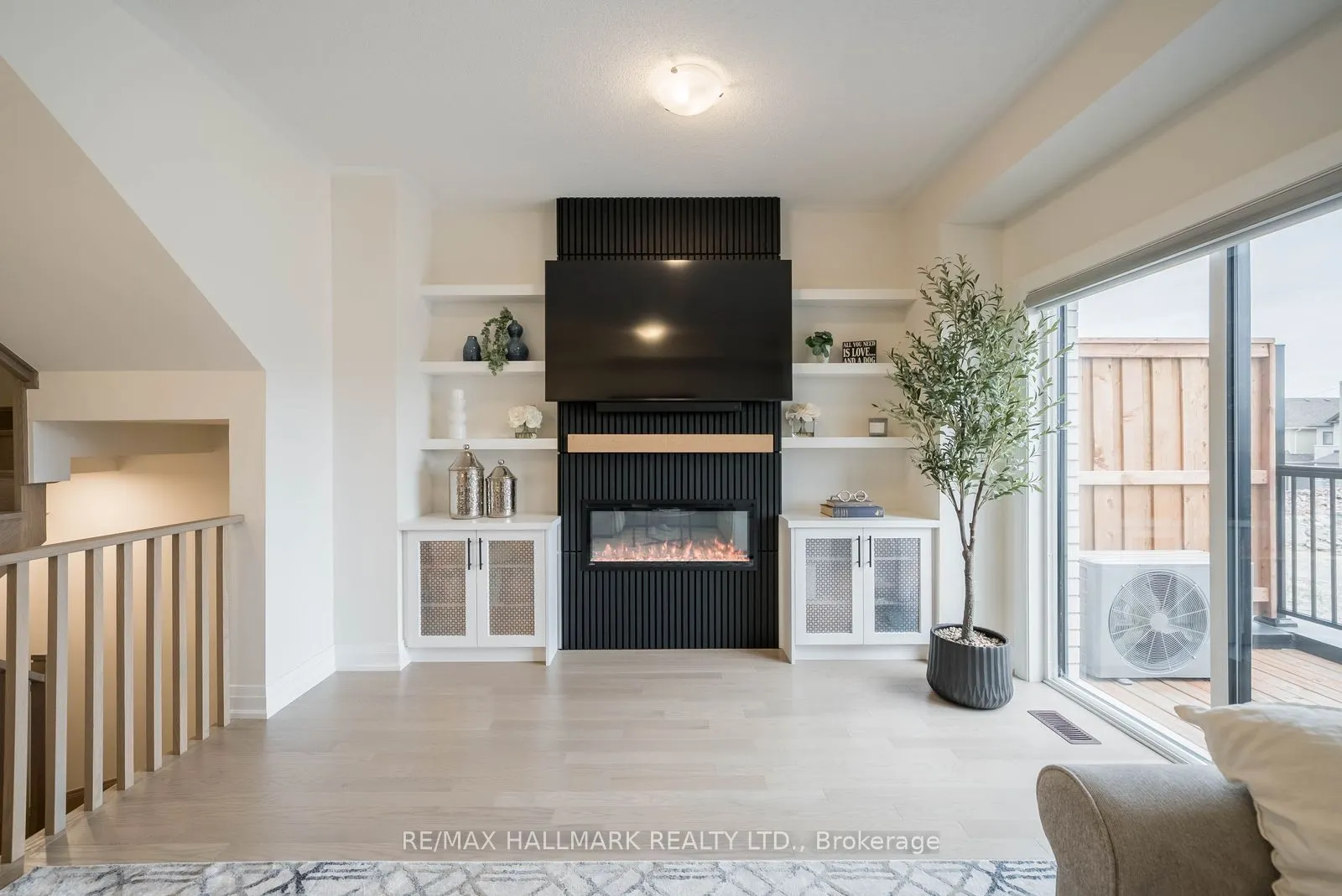 669 Alexander Knox Road