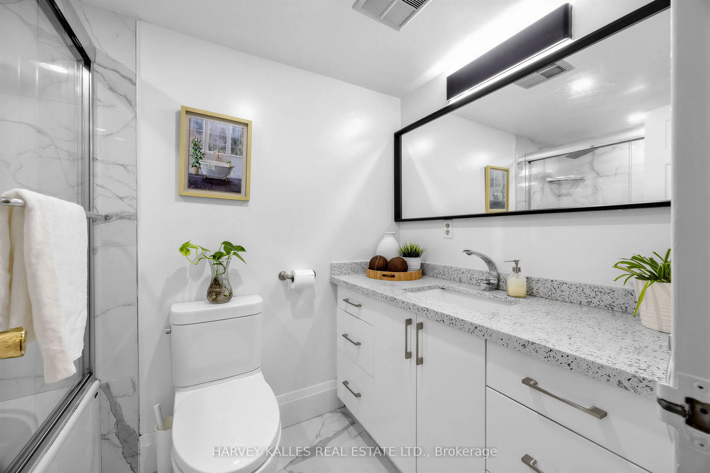 100 Echo Point #1801