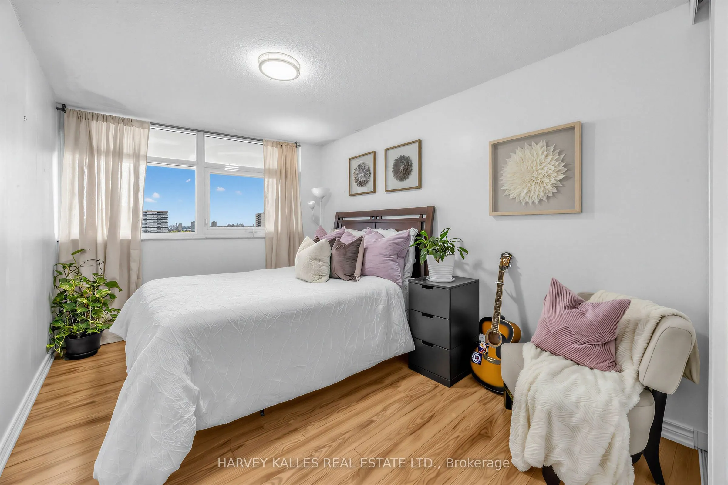 100 Echo Point #1801