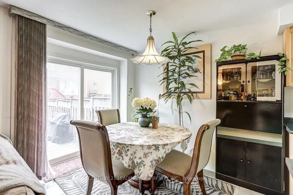 75 Trumpeter Street