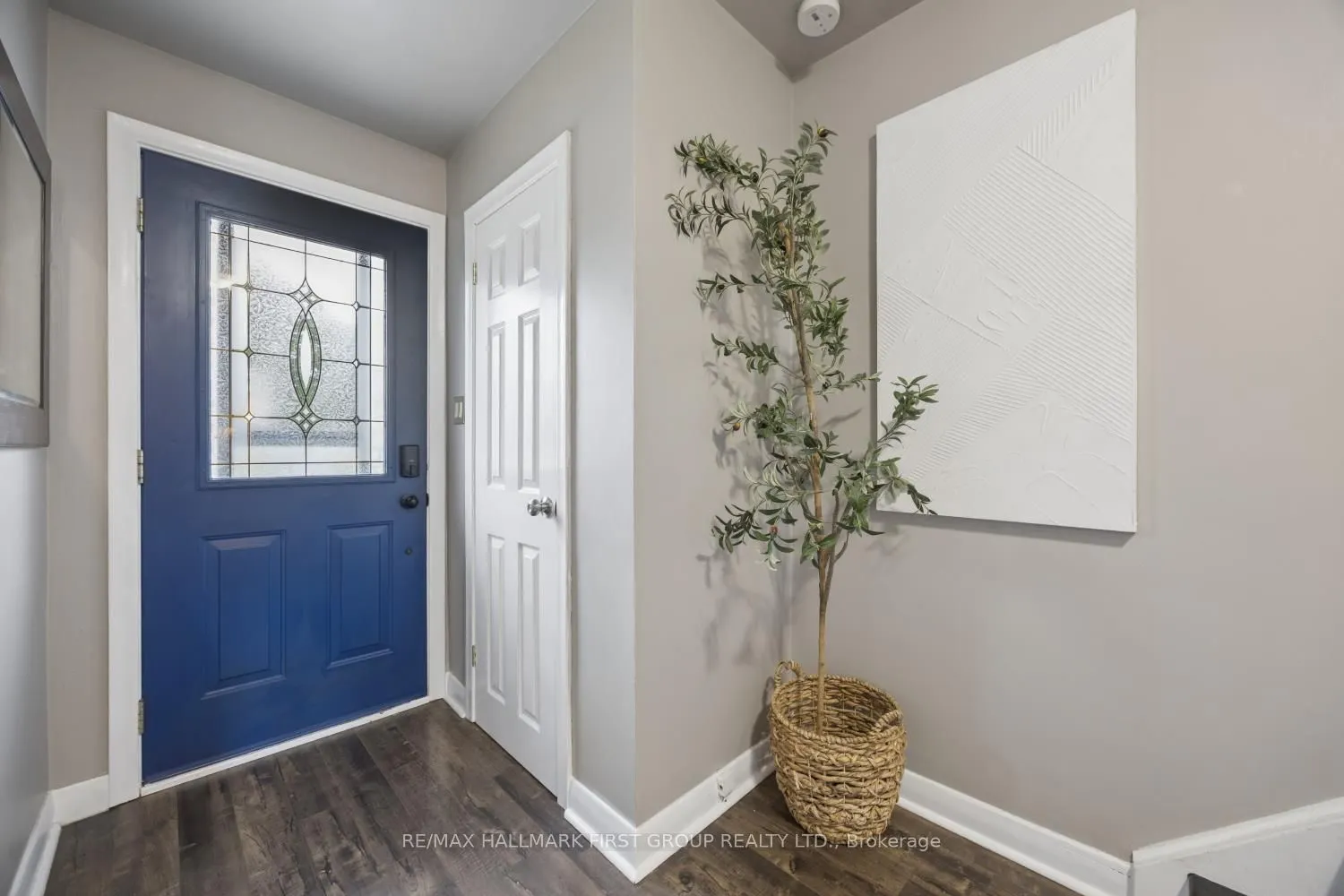 7 Ellendale Drive