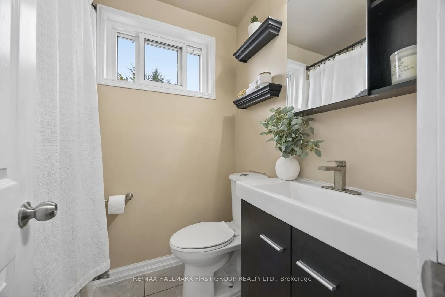 7 Ellendale Drive