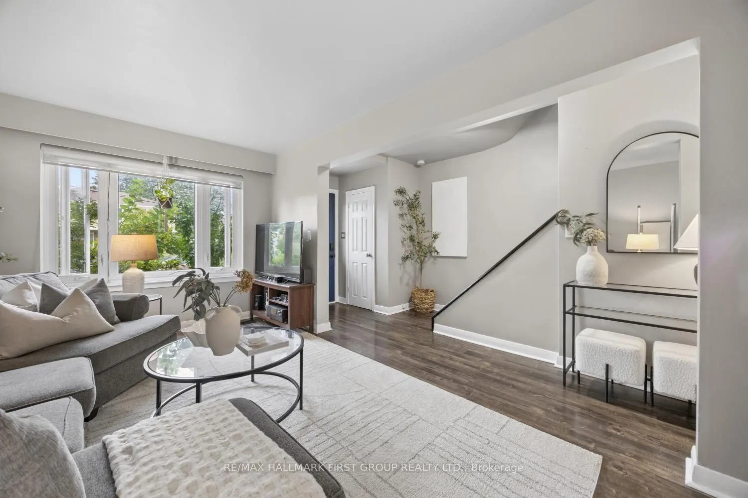 7 Ellendale Drive