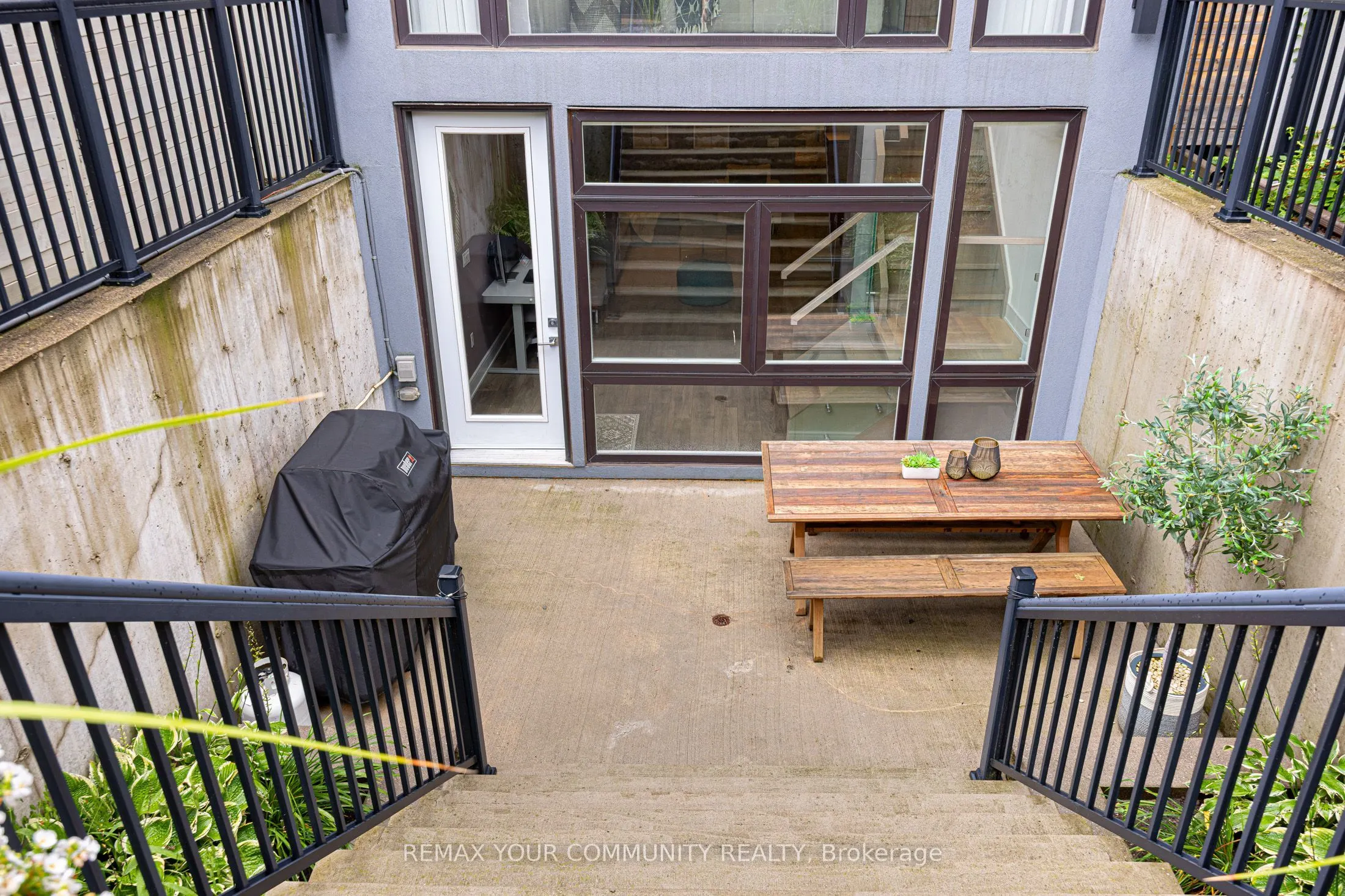 164 Aldwych Avenue