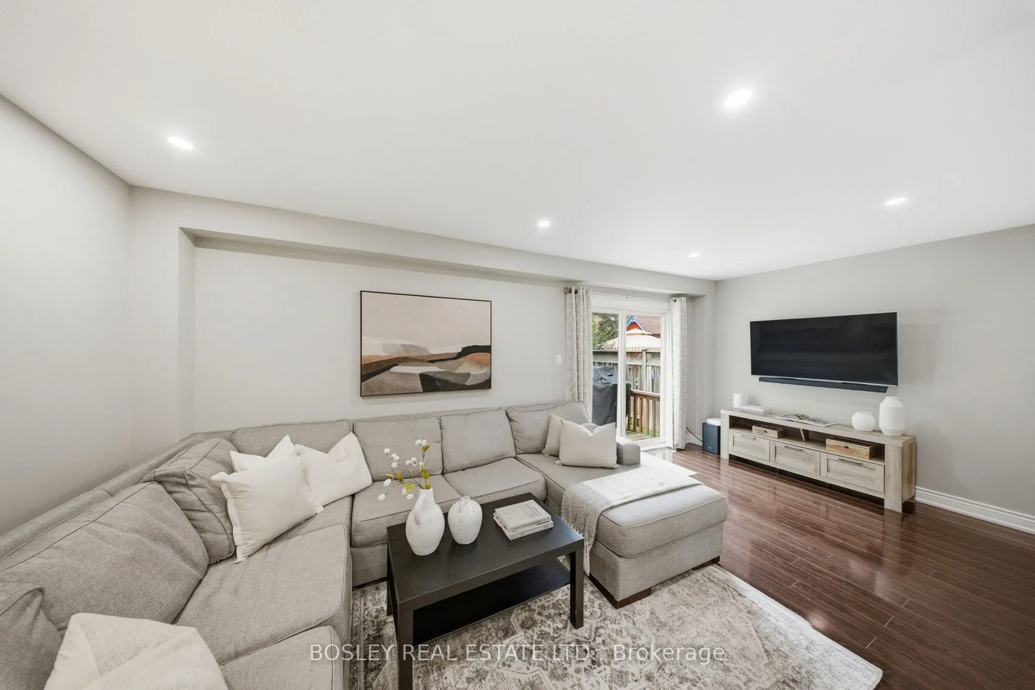 865 Gentry Crescent