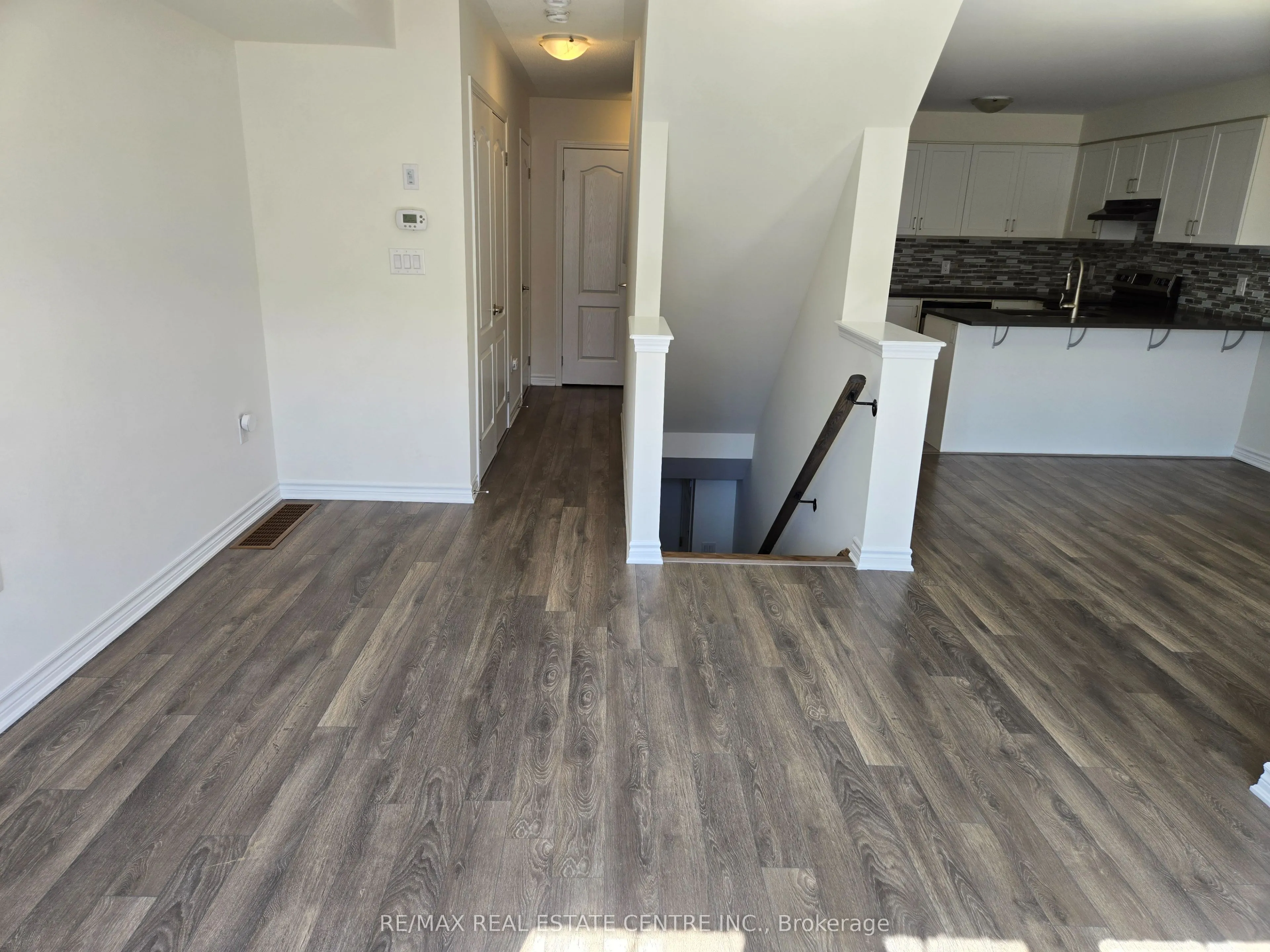 1084 Silk Street