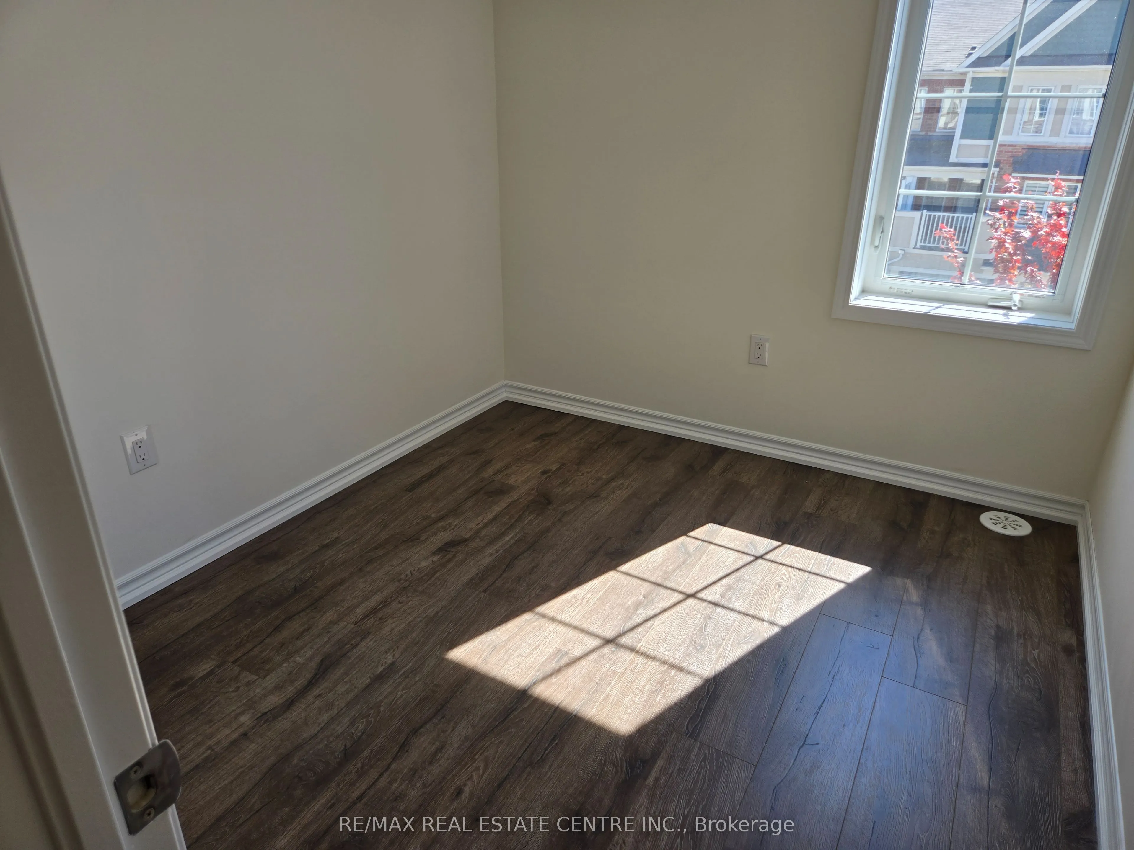 1084 Silk Street