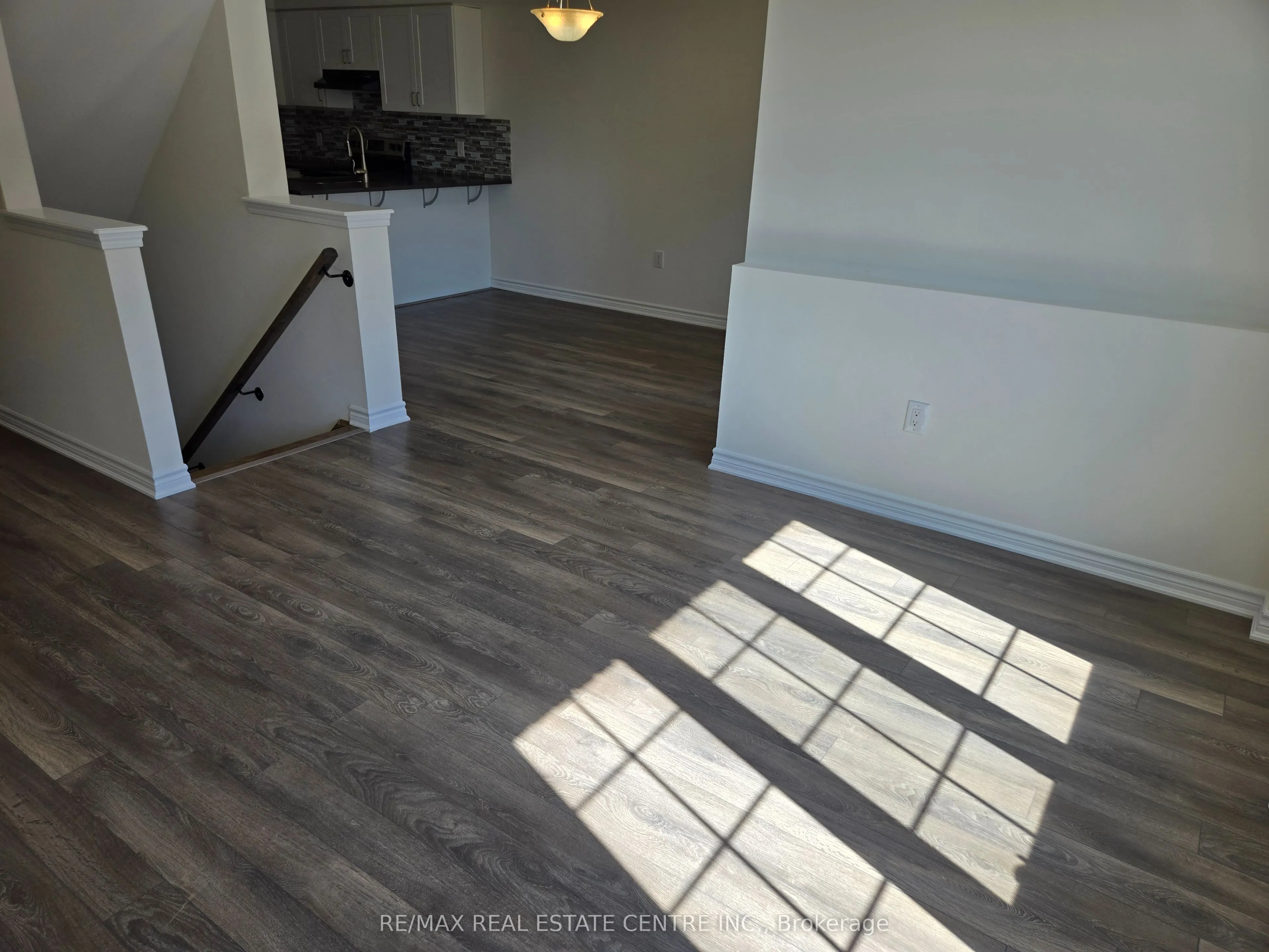 1084 Silk Street