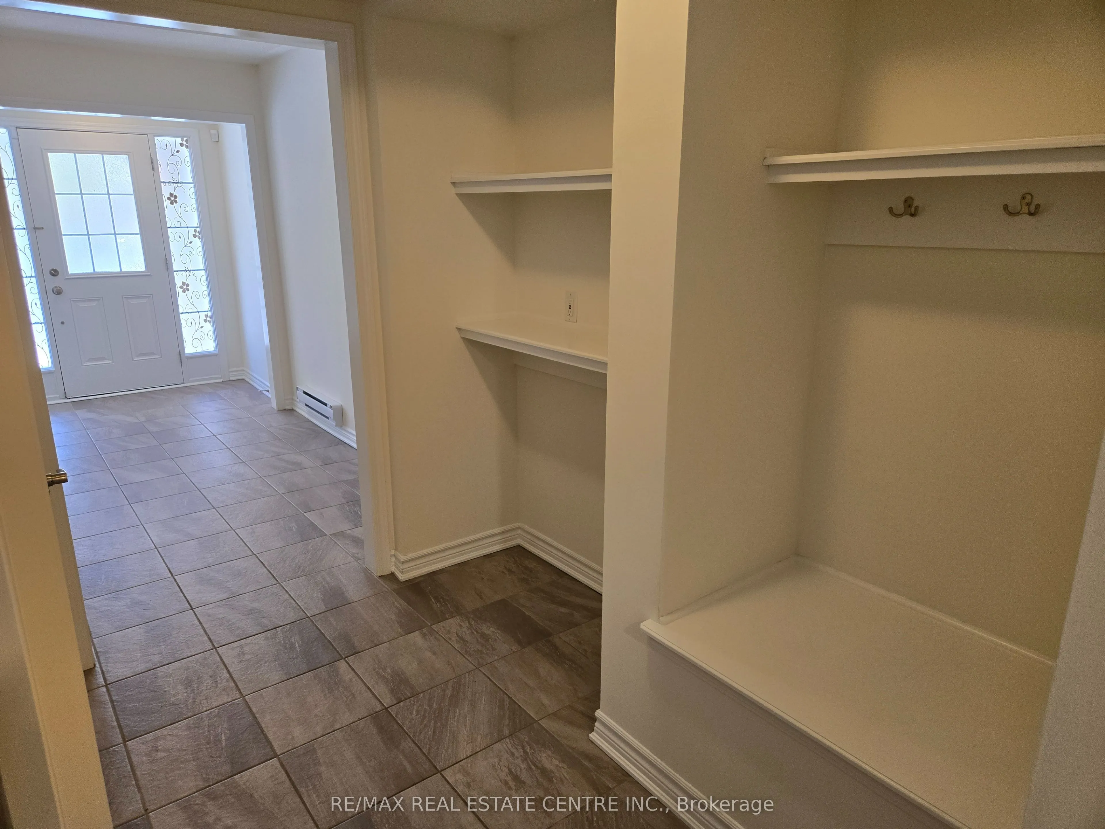 1084 Silk Street