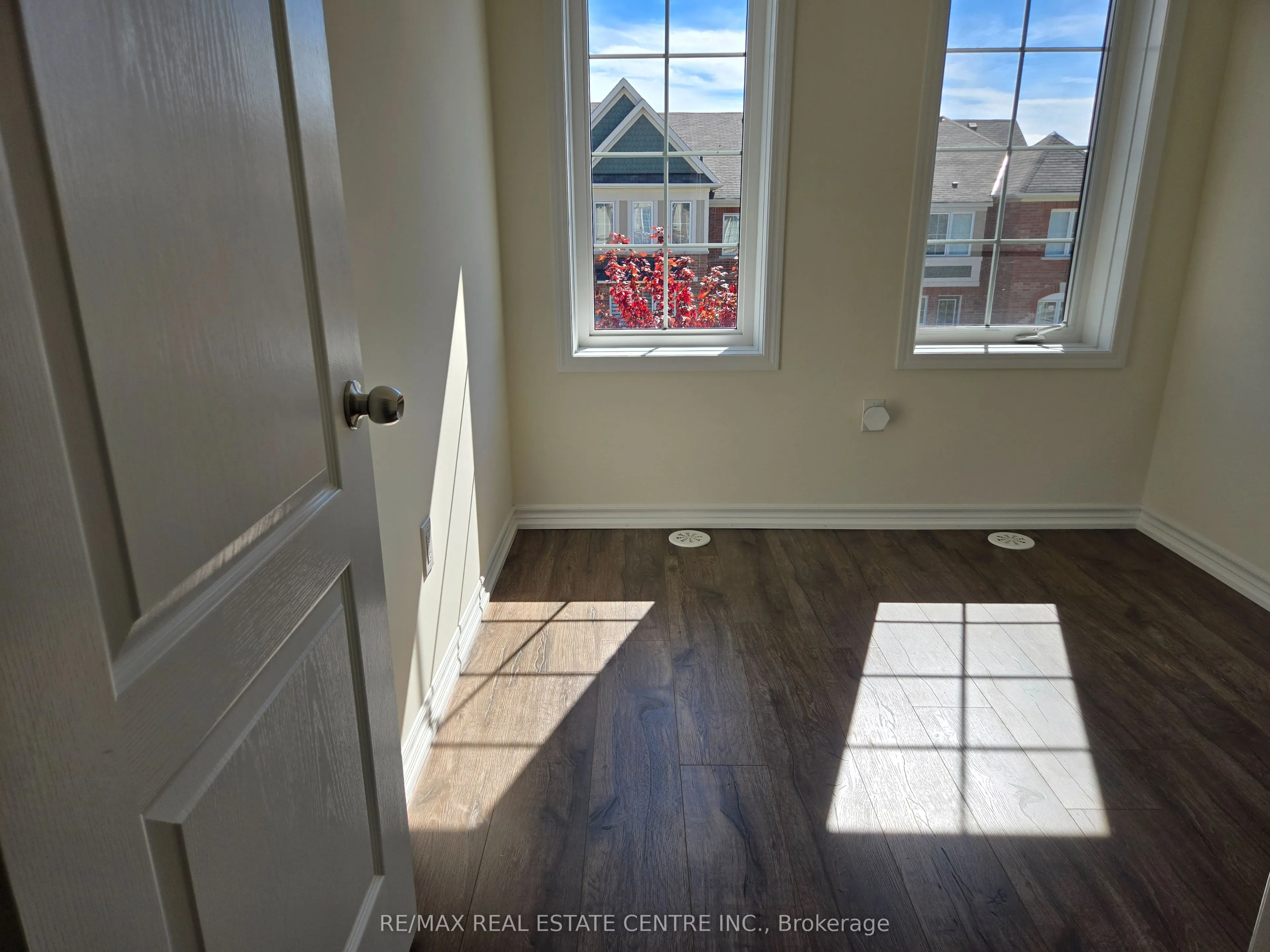 1084 Silk Street