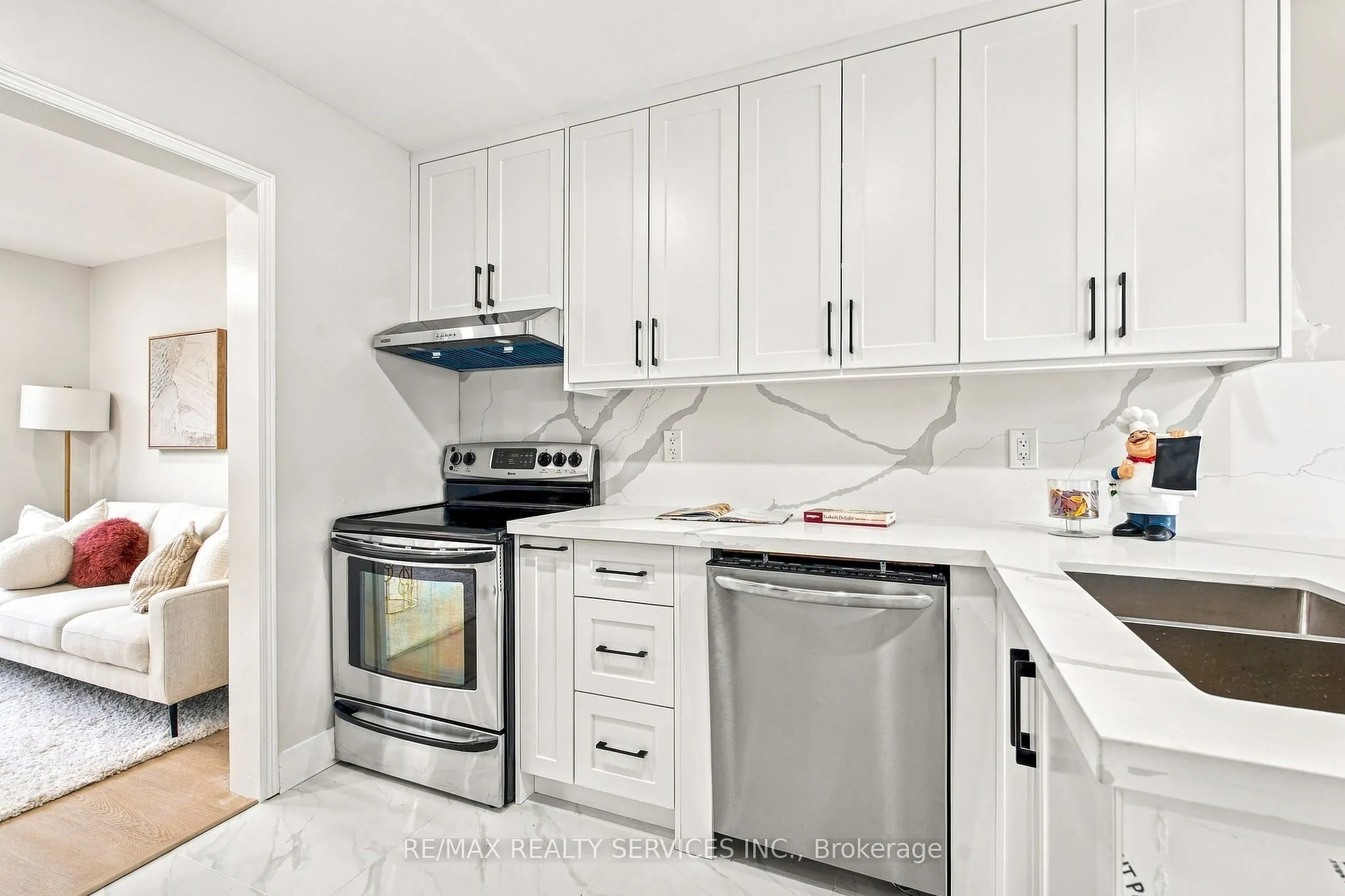6 Scarbell Drive