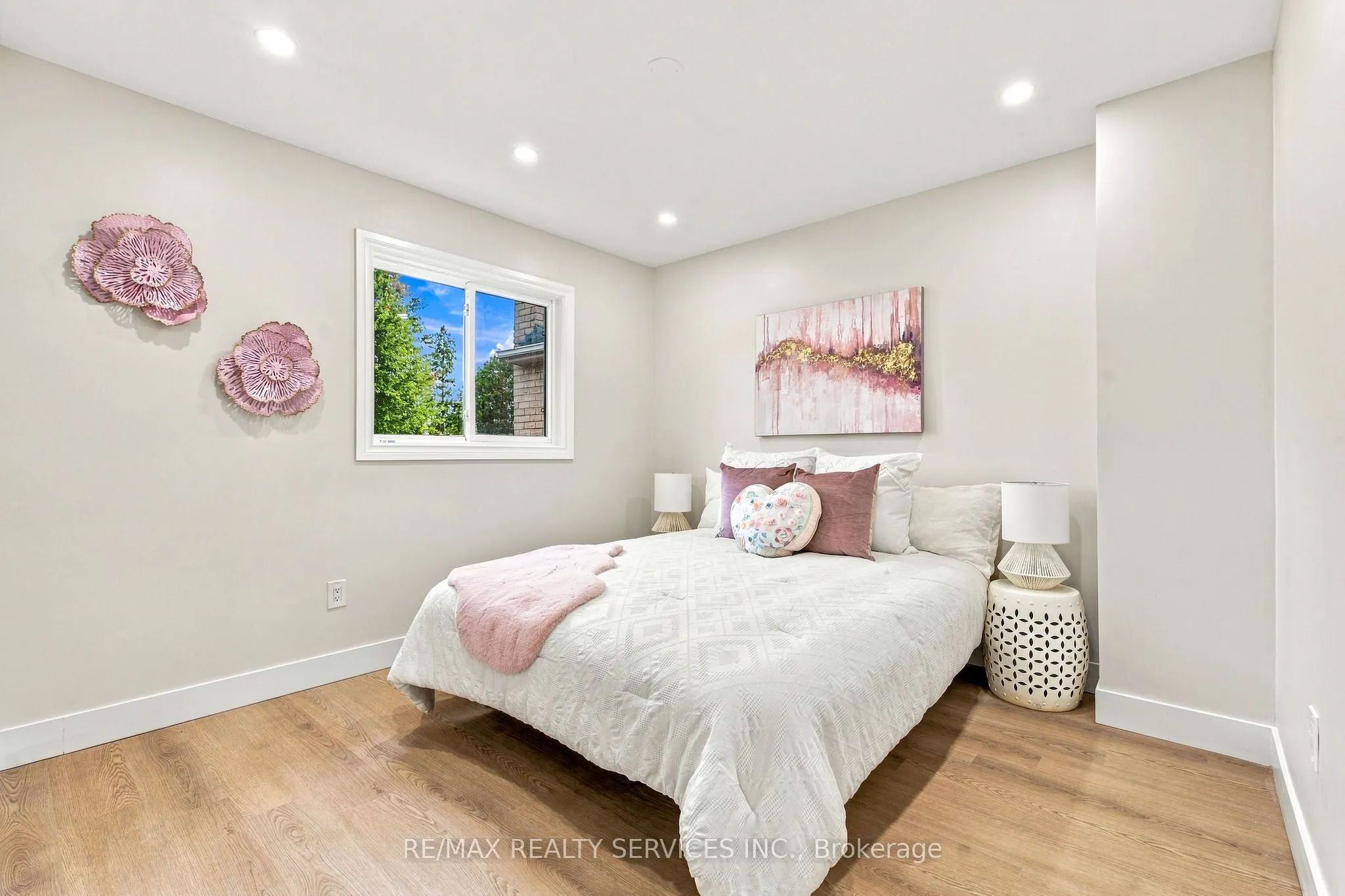 6 Scarbell Drive