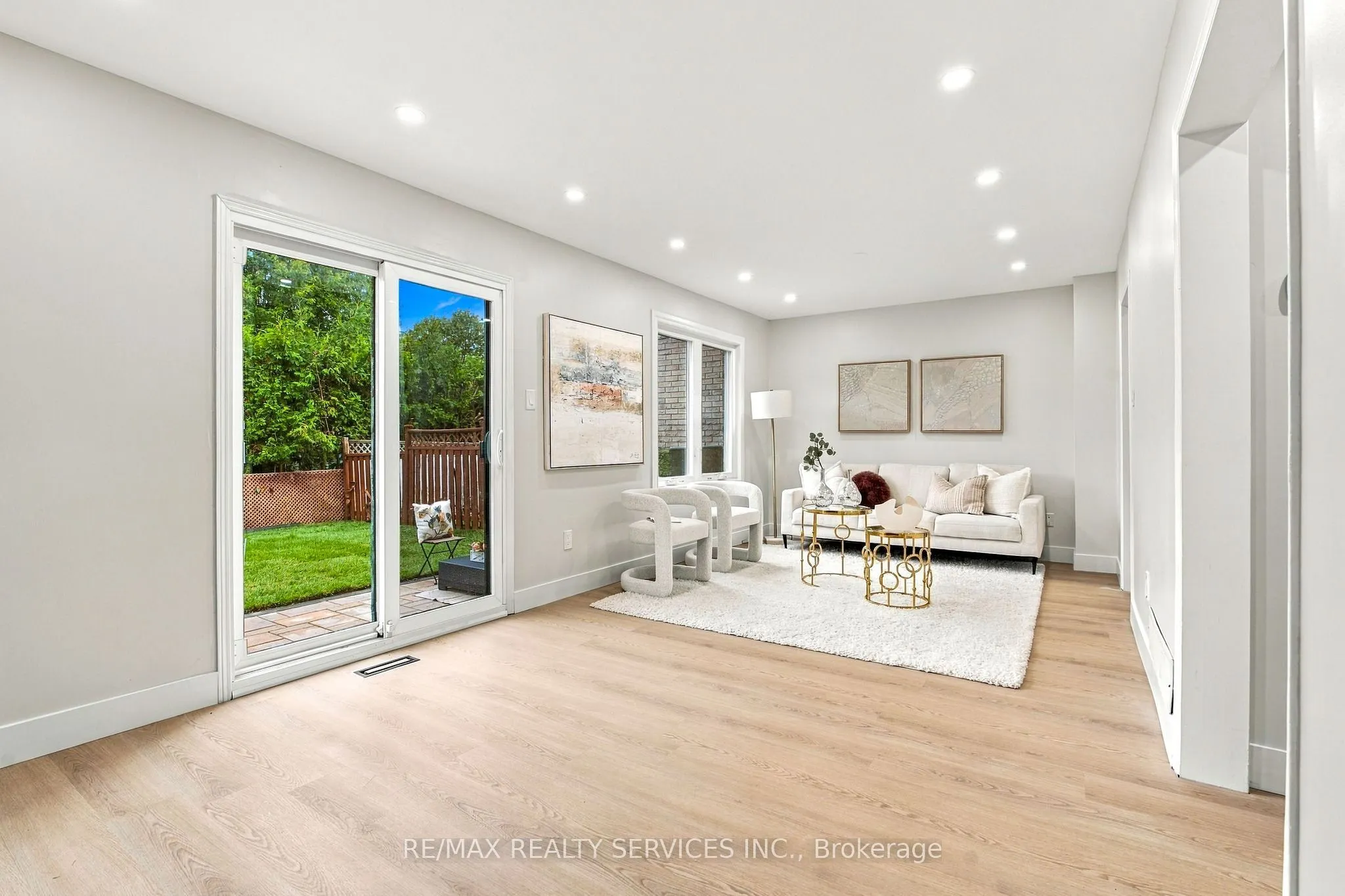 6 Scarbell Drive