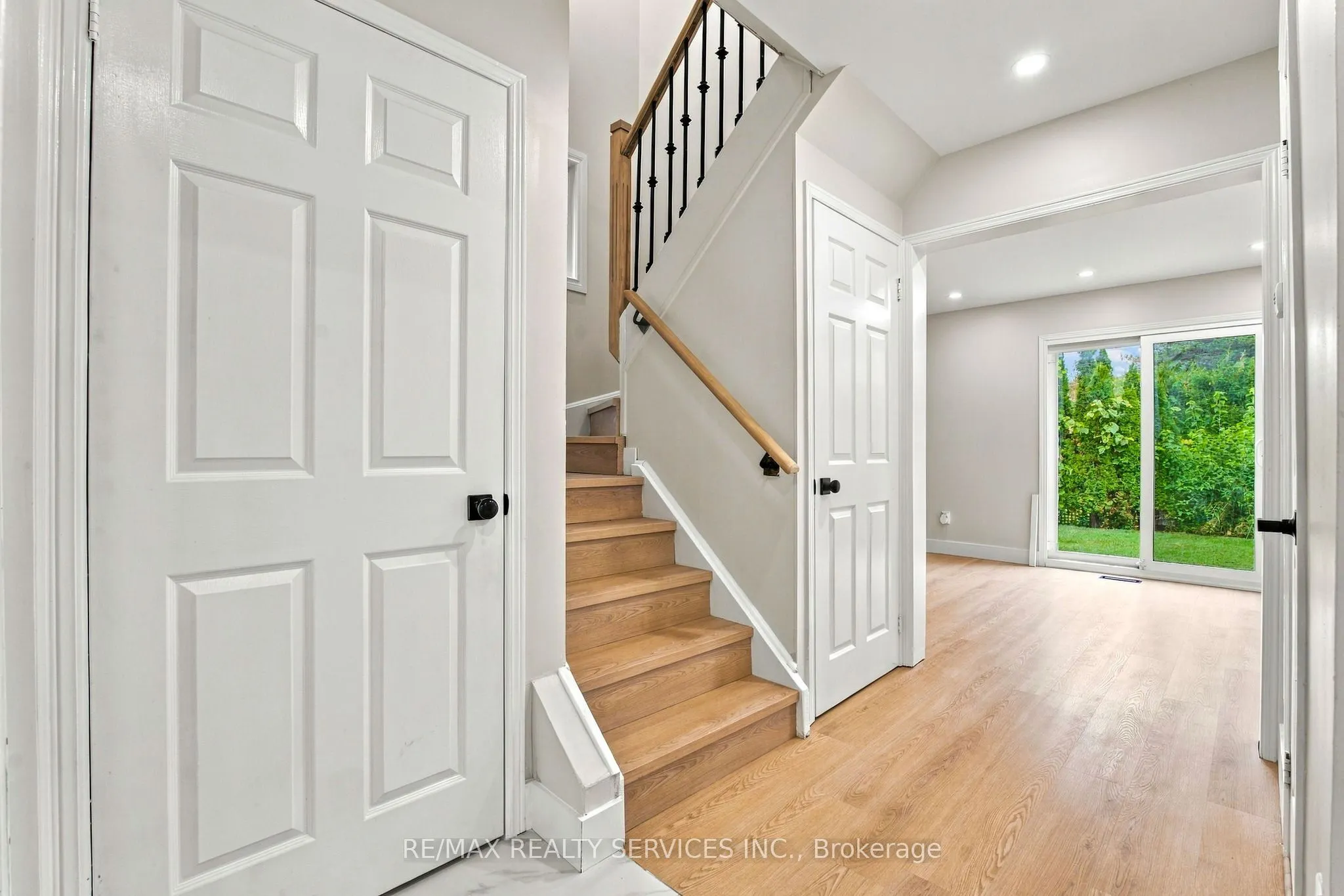 6 Scarbell Drive