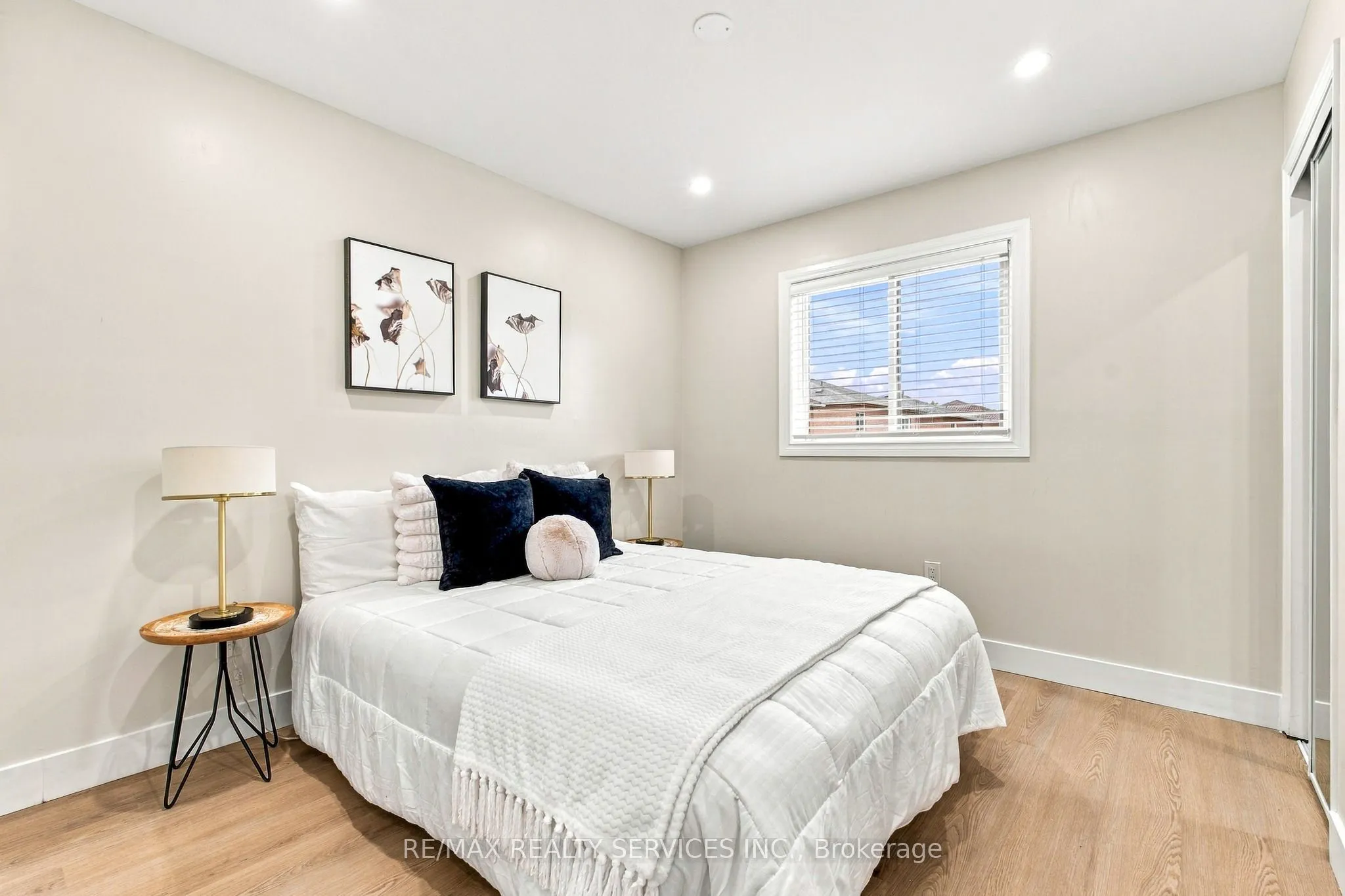 6 Scarbell Drive