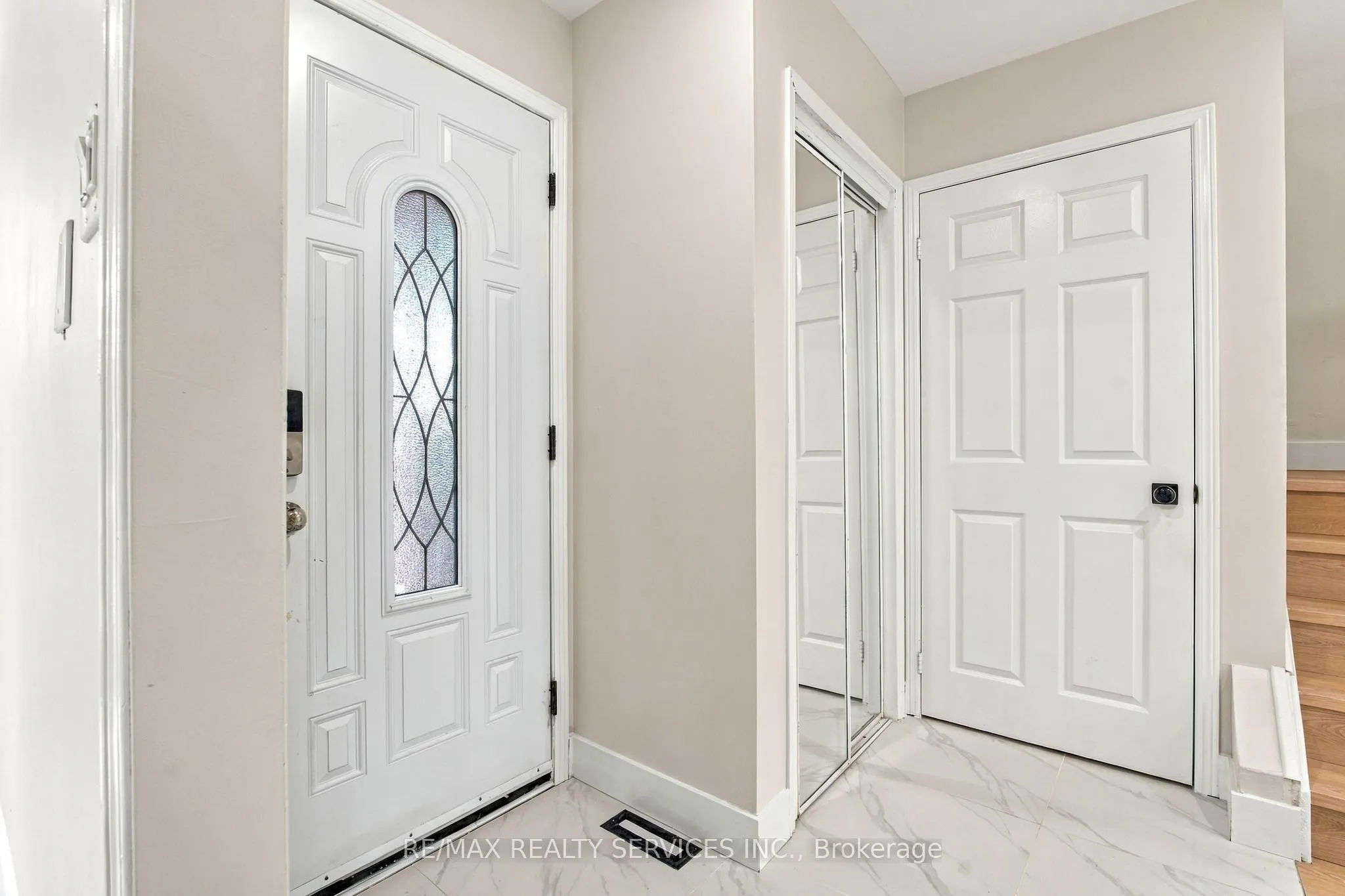 6 Scarbell Drive