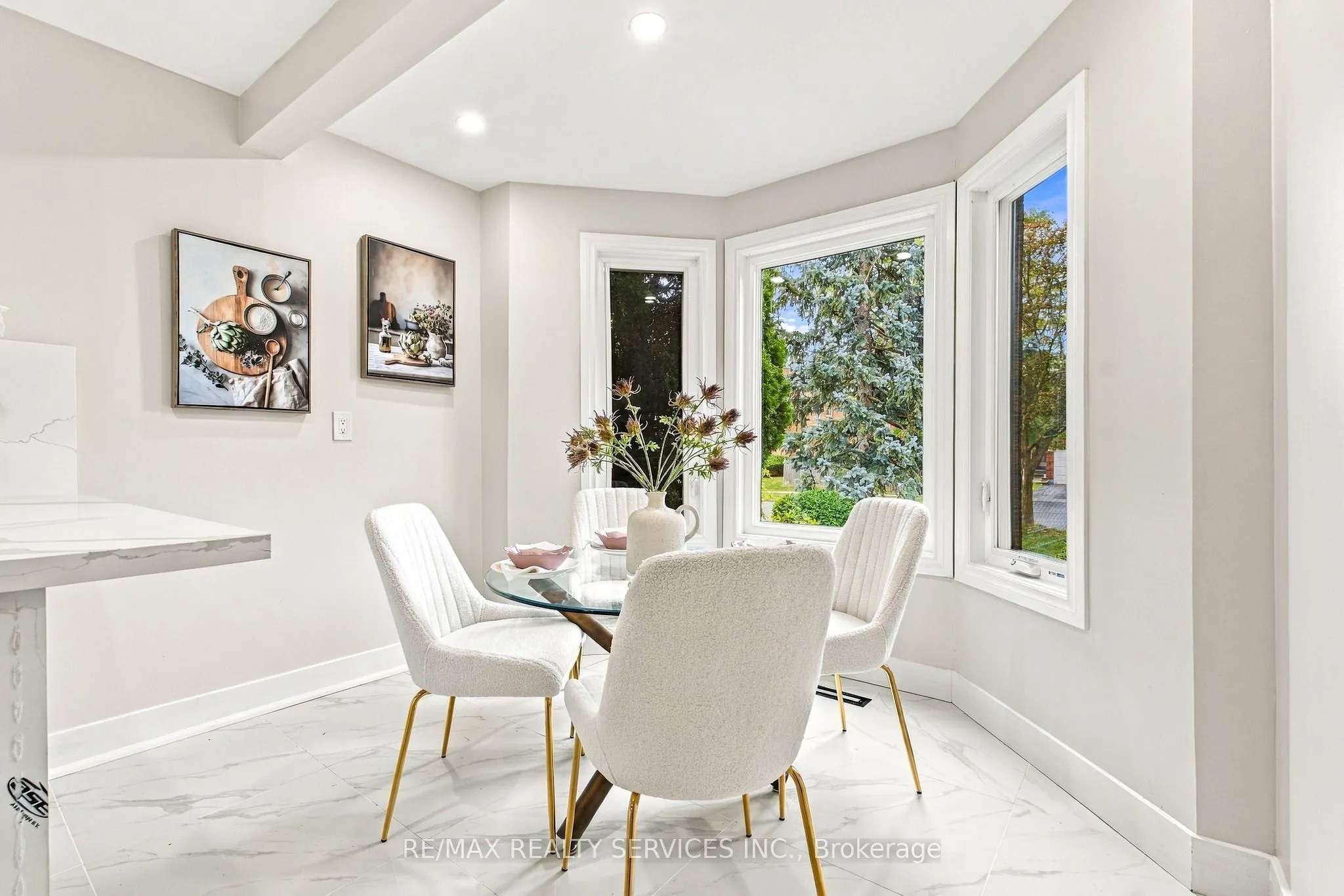 6 Scarbell Drive