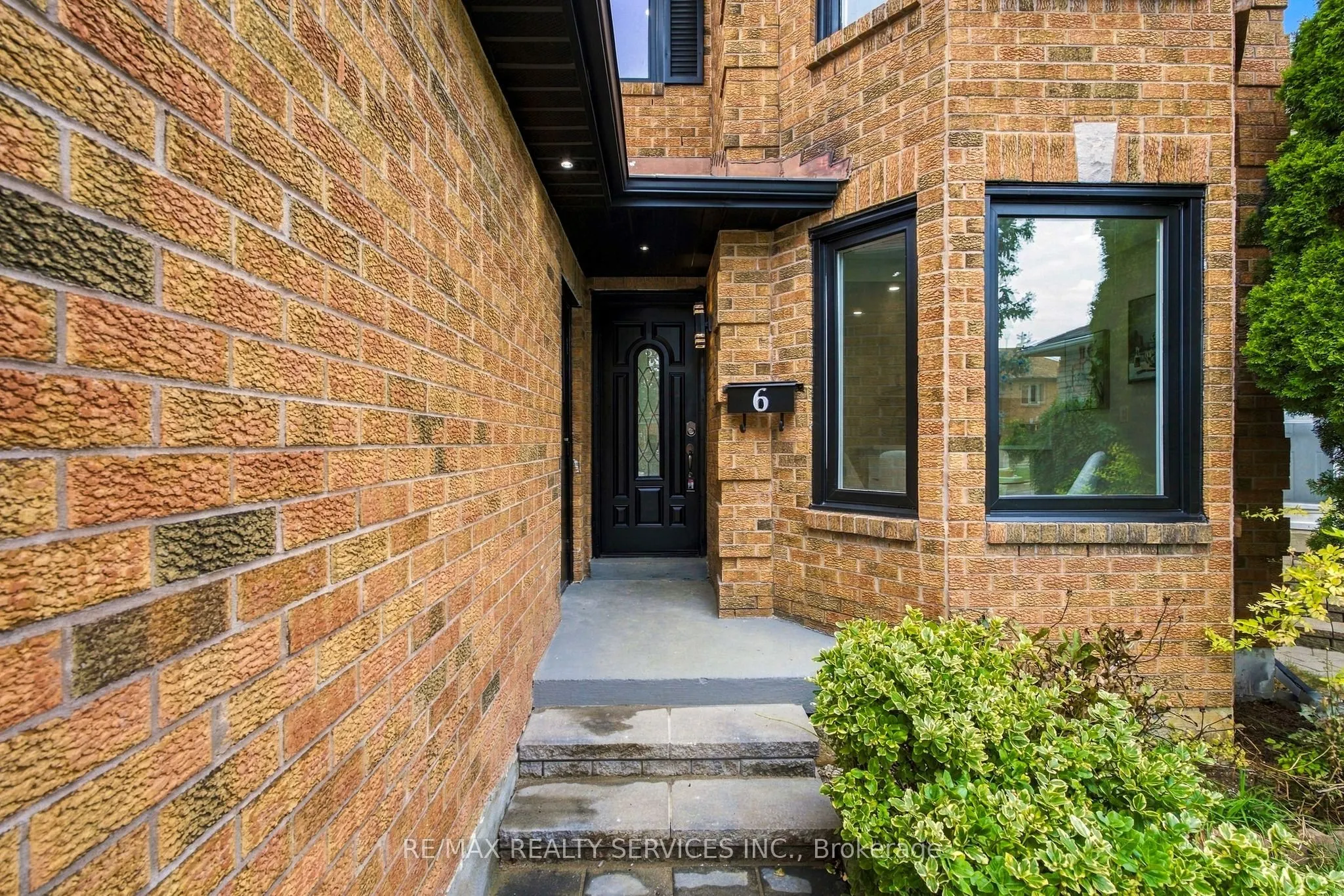 6 Scarbell Drive
