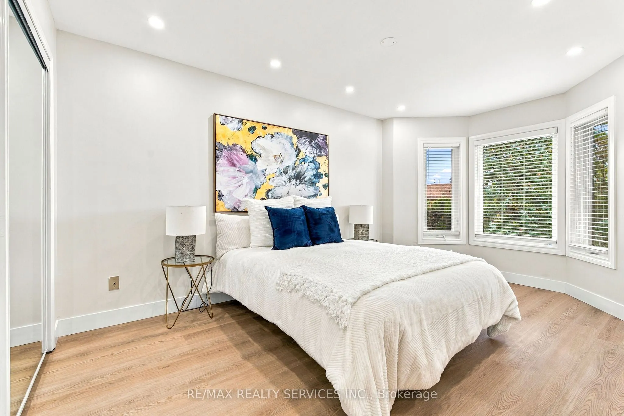 6 Scarbell Drive