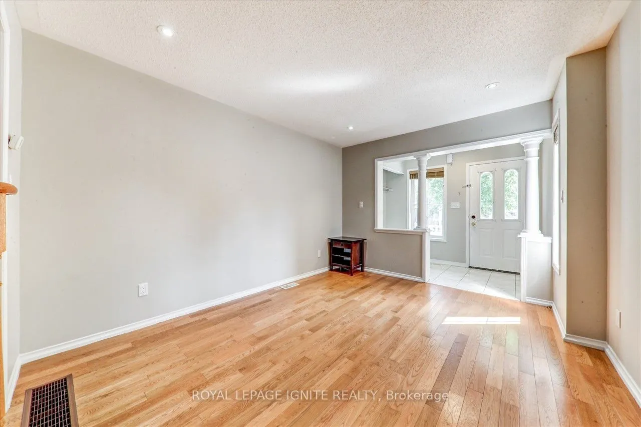 32 Tansley Crescent