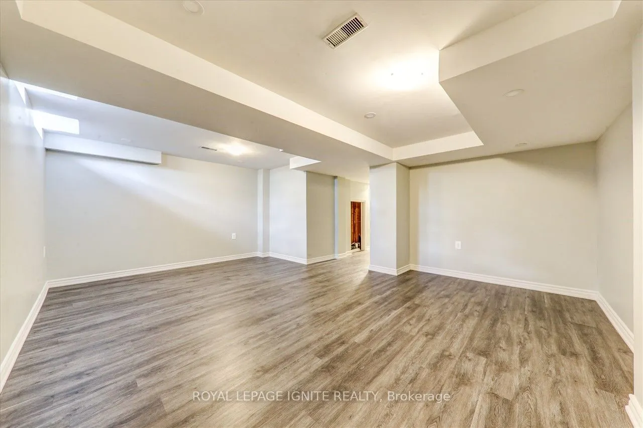 32 Tansley Crescent