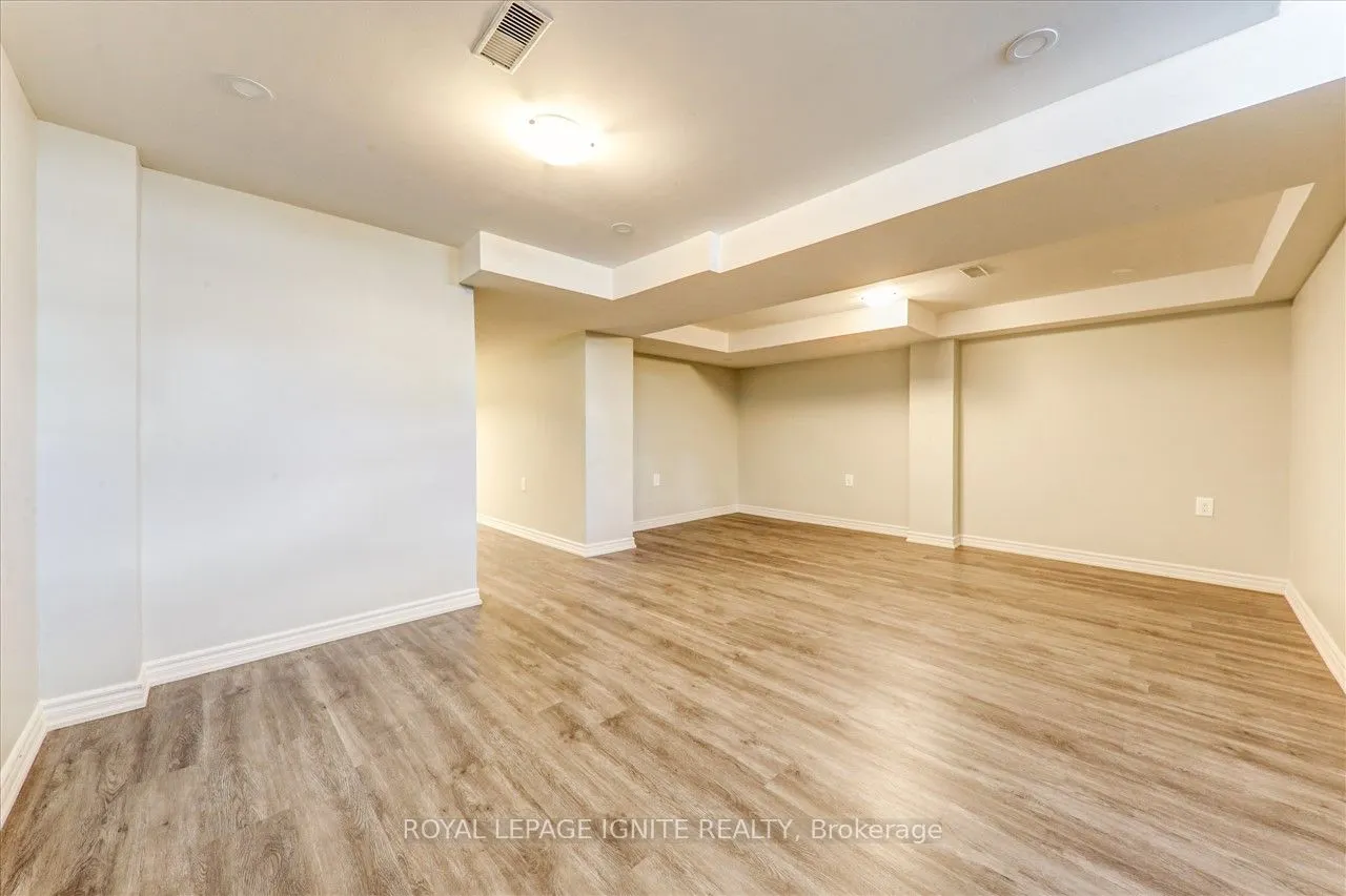 32 Tansley Crescent