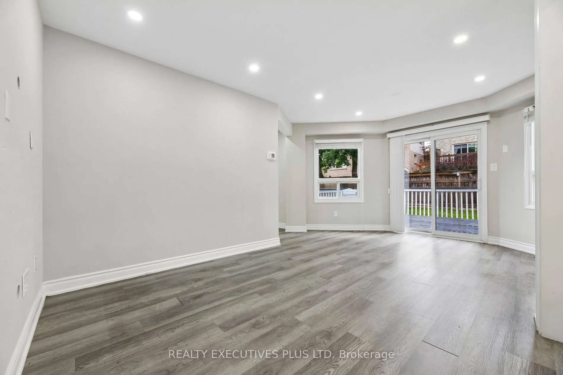 693 Barnes Crescent