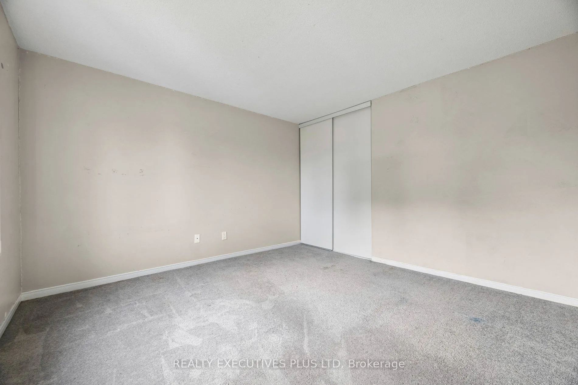 693 Barnes Crescent