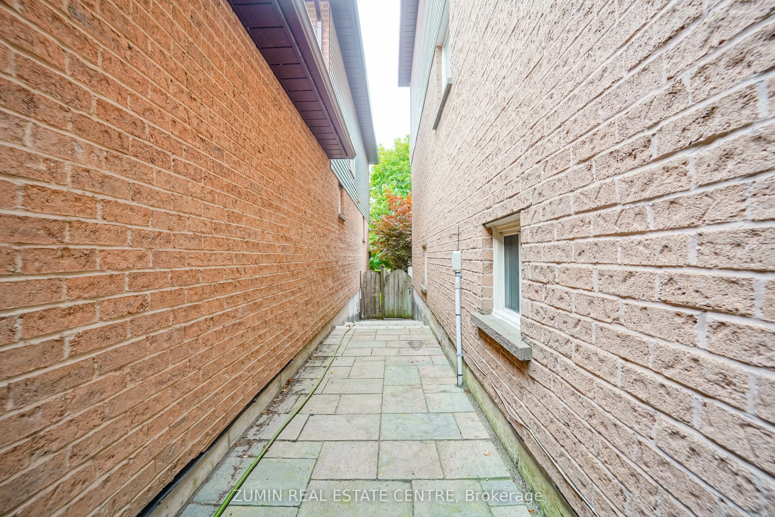11 Whittington Court