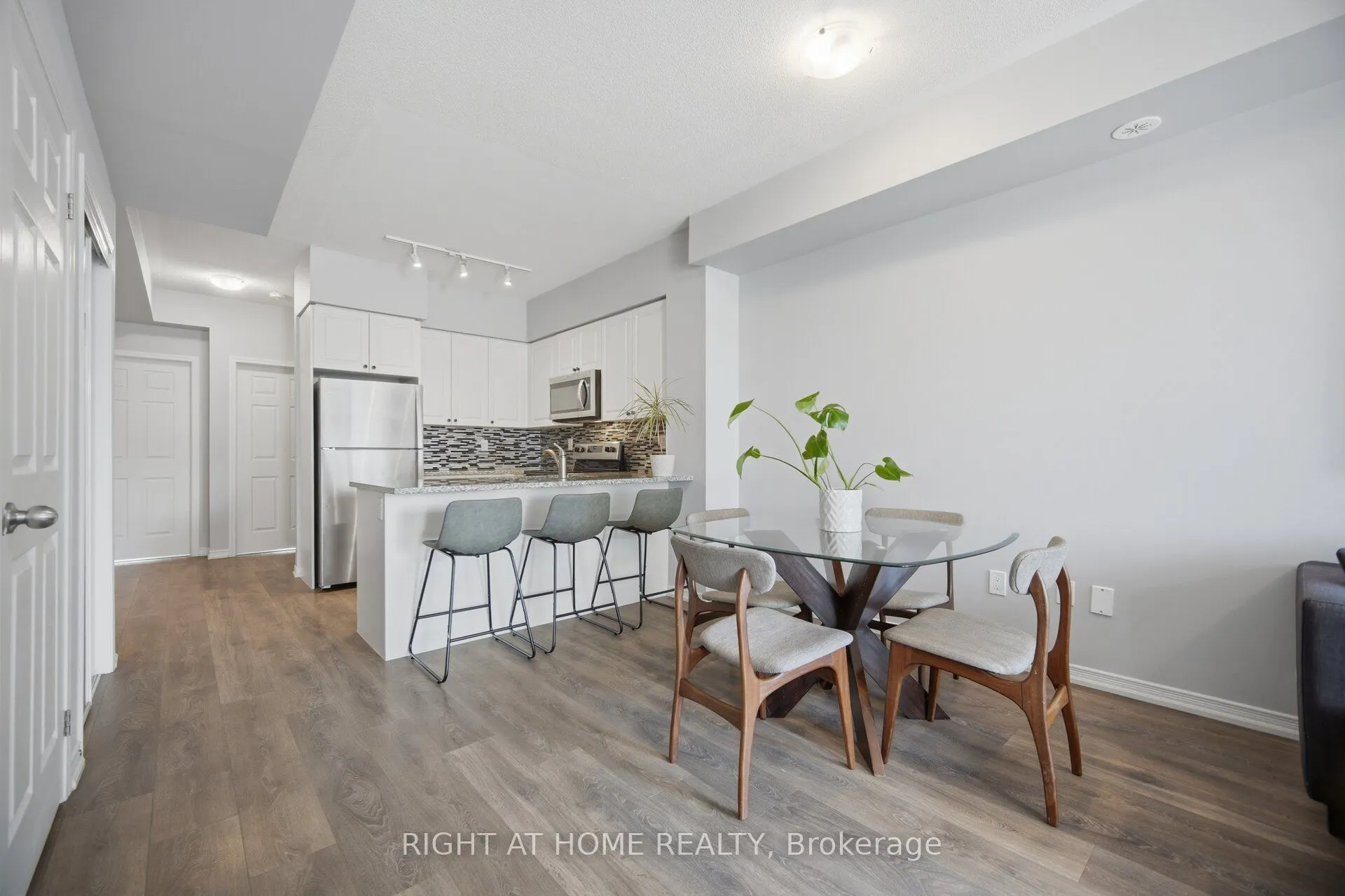 515 Kingbird Grove #233