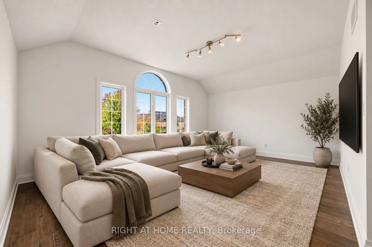 34 Dring Street #Upper Levels