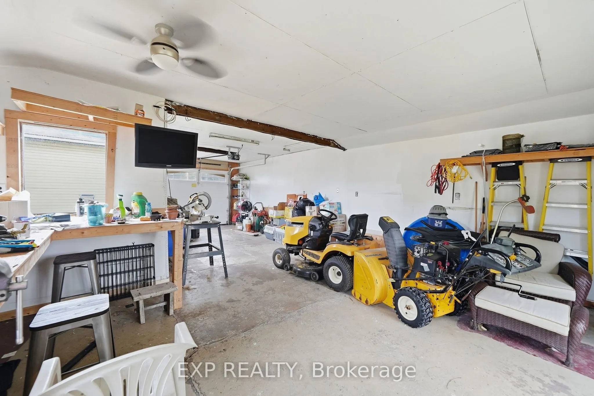 312 Walnut Street W