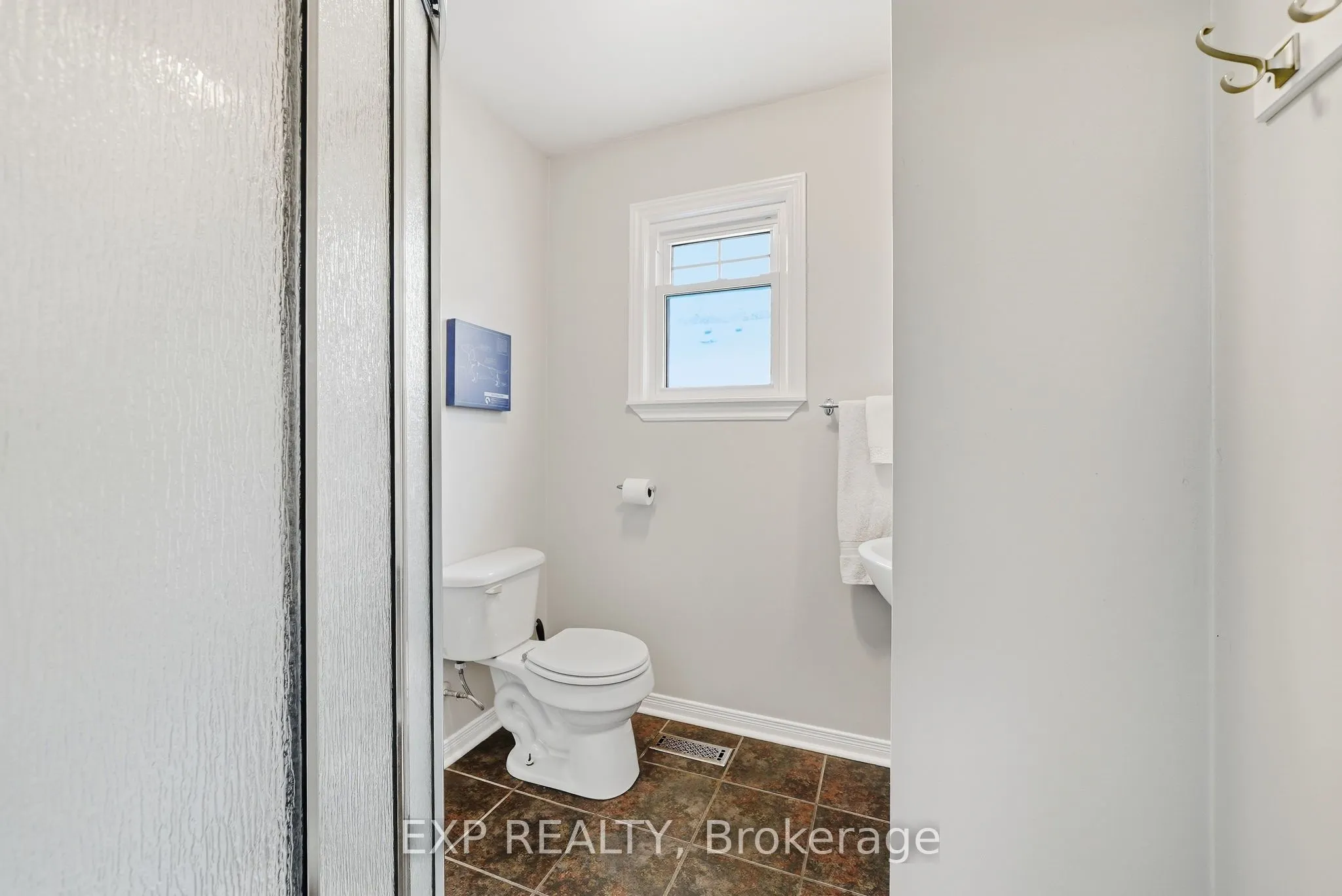 312 Walnut Street W