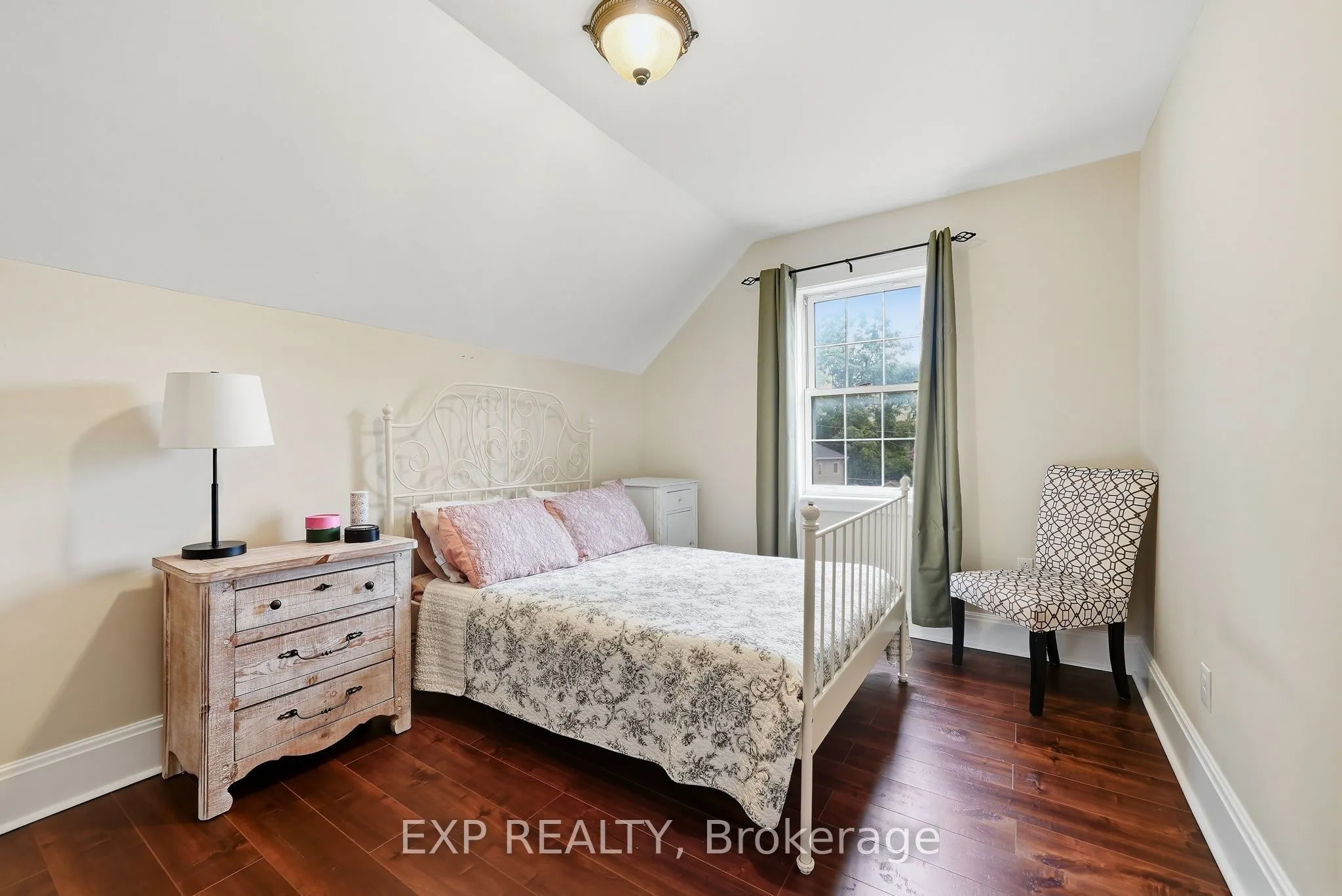 312 Walnut Street W
