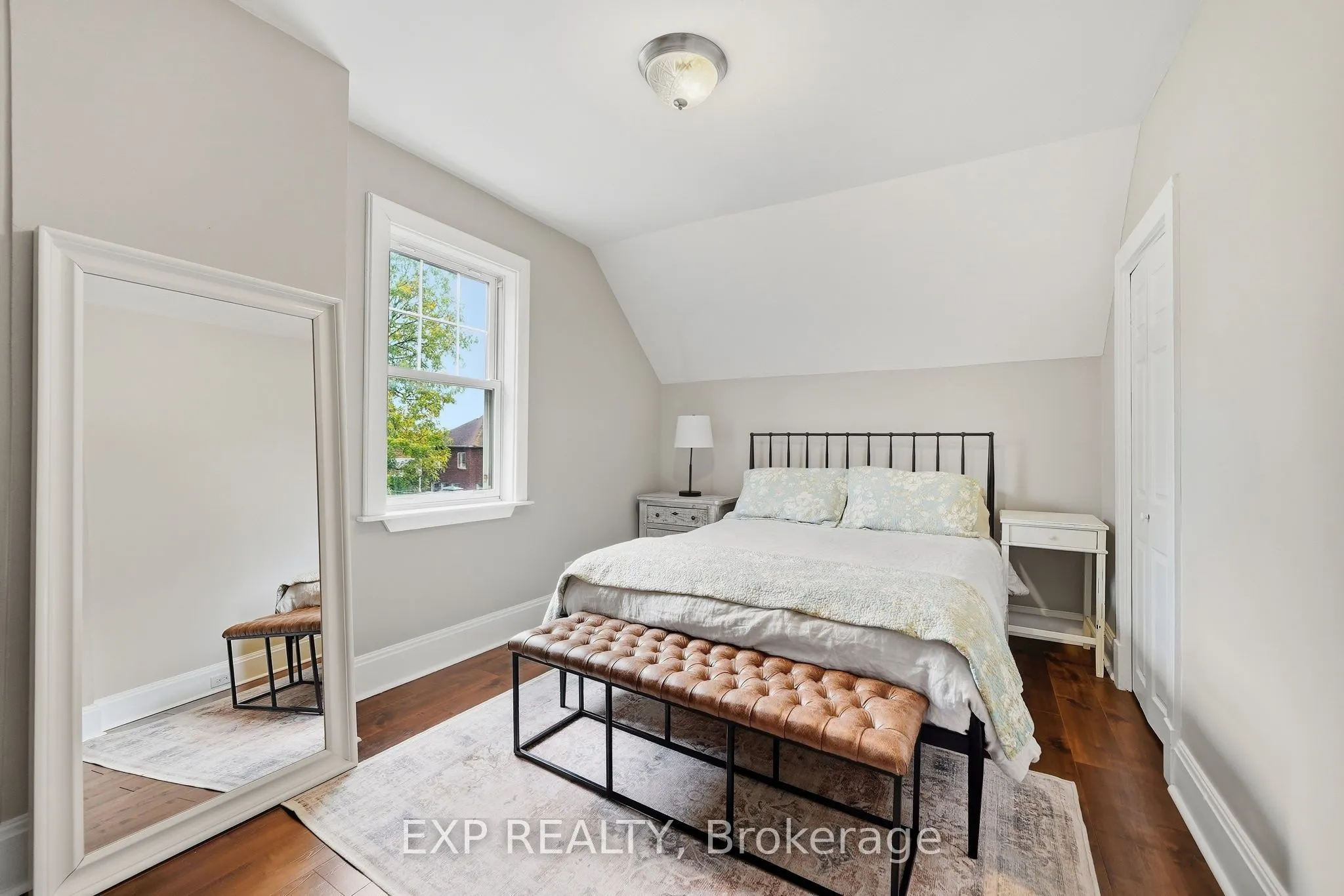 312 Walnut Street W