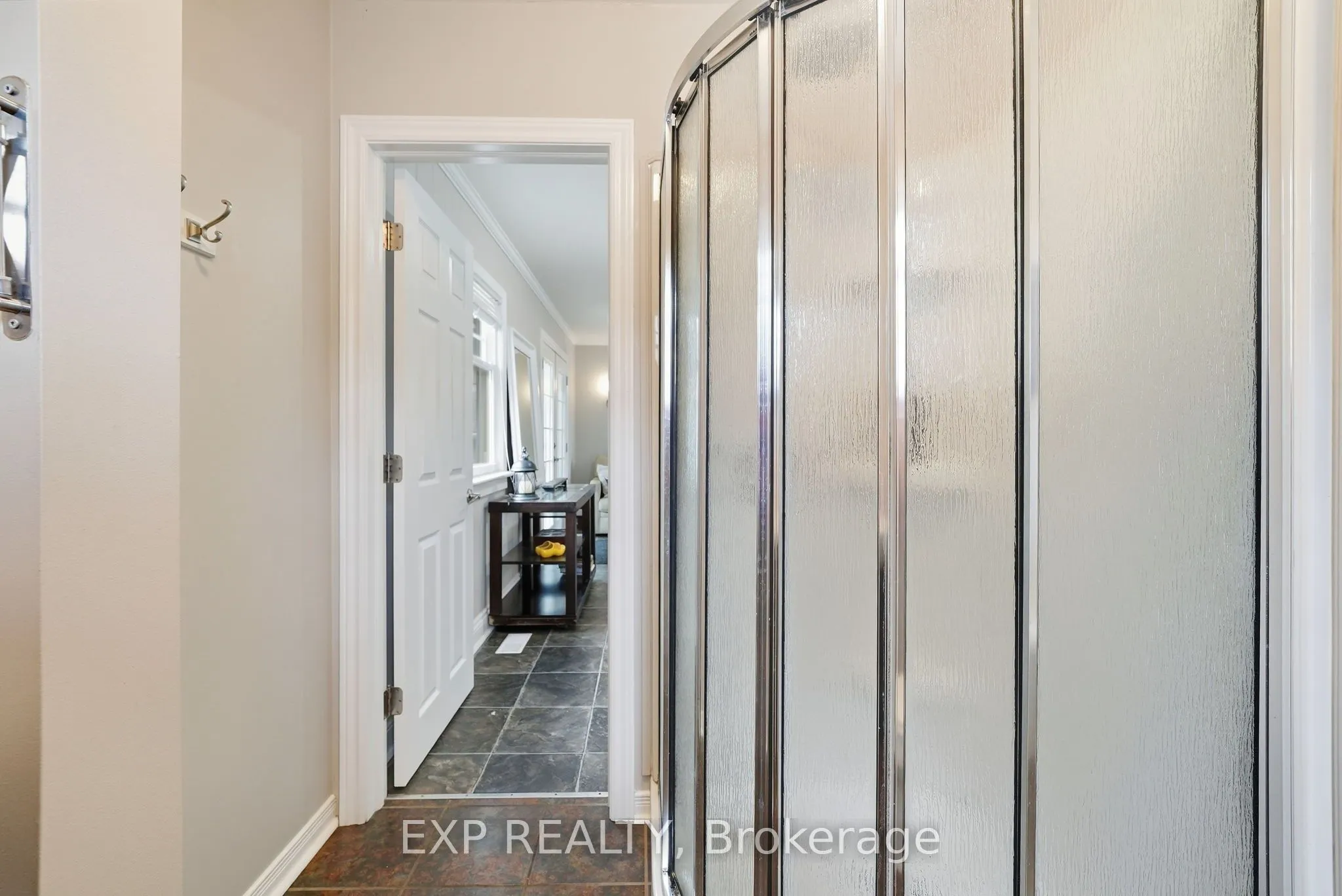 312 Walnut Street W