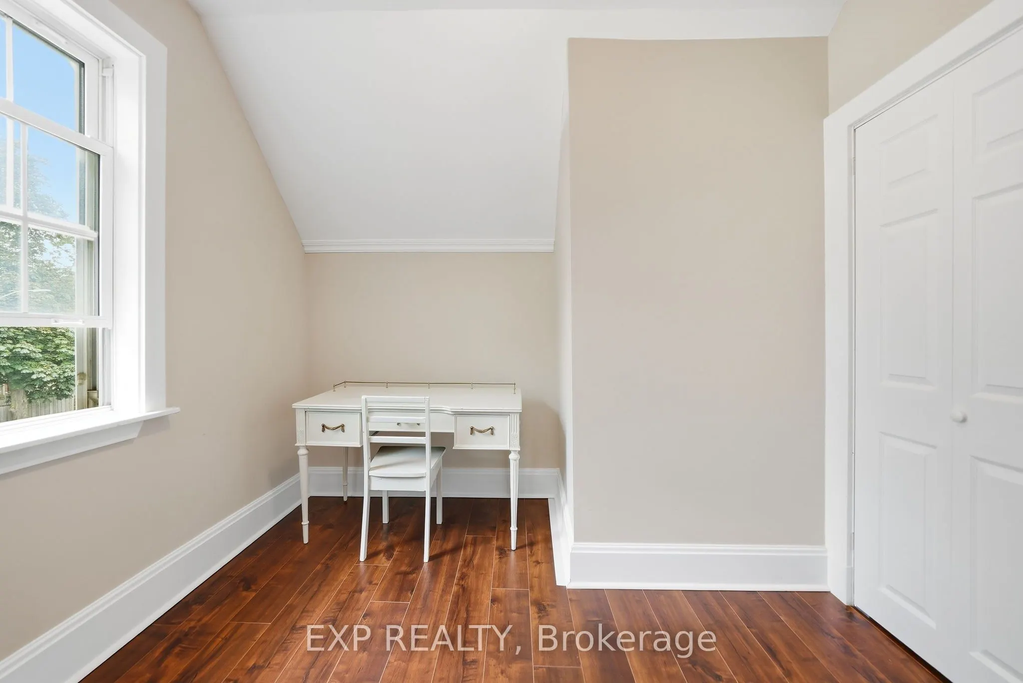 312 Walnut Street W